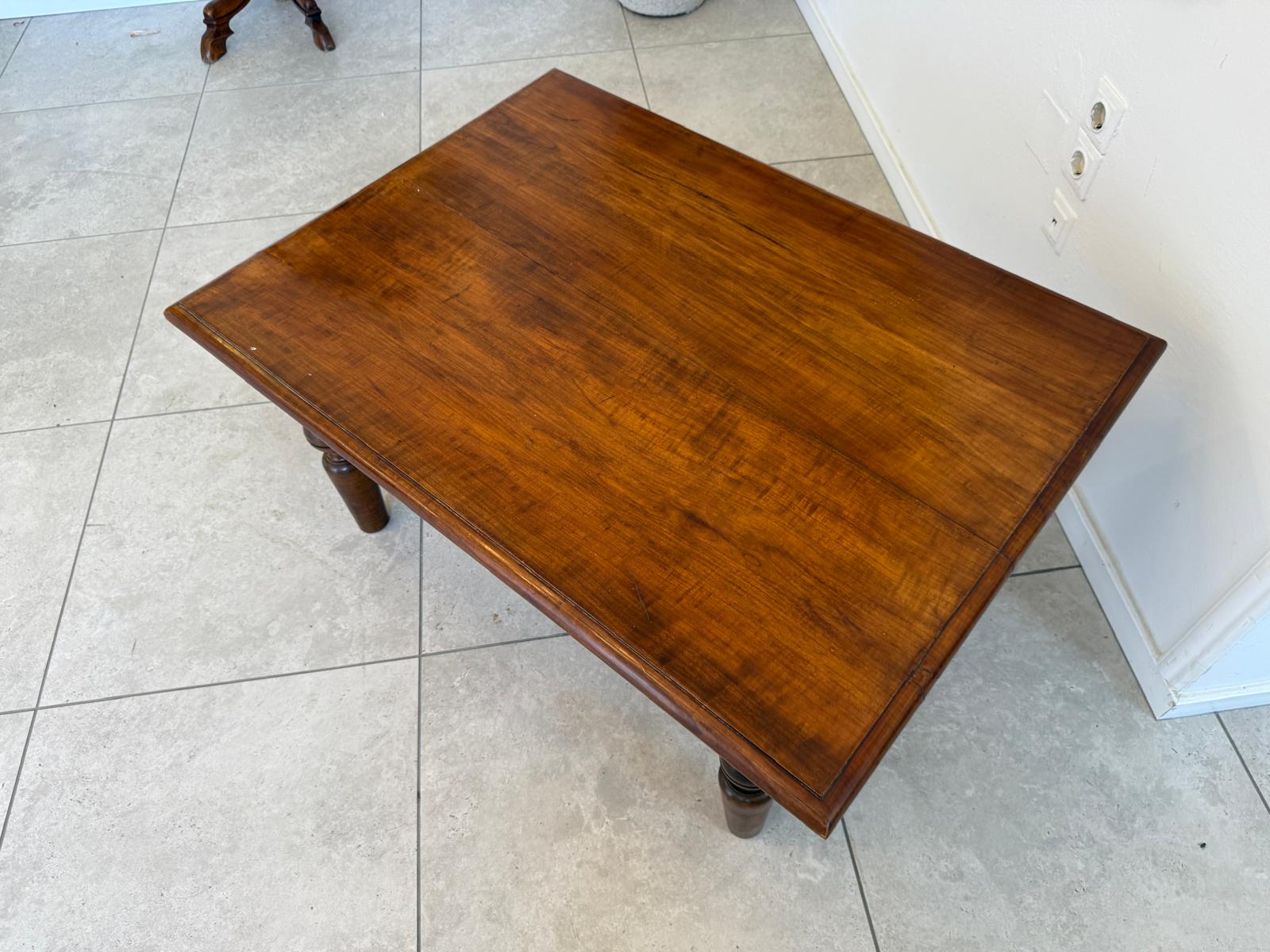 Gründerzeit Tisch Couchtisch Tisch Nussholz G1760