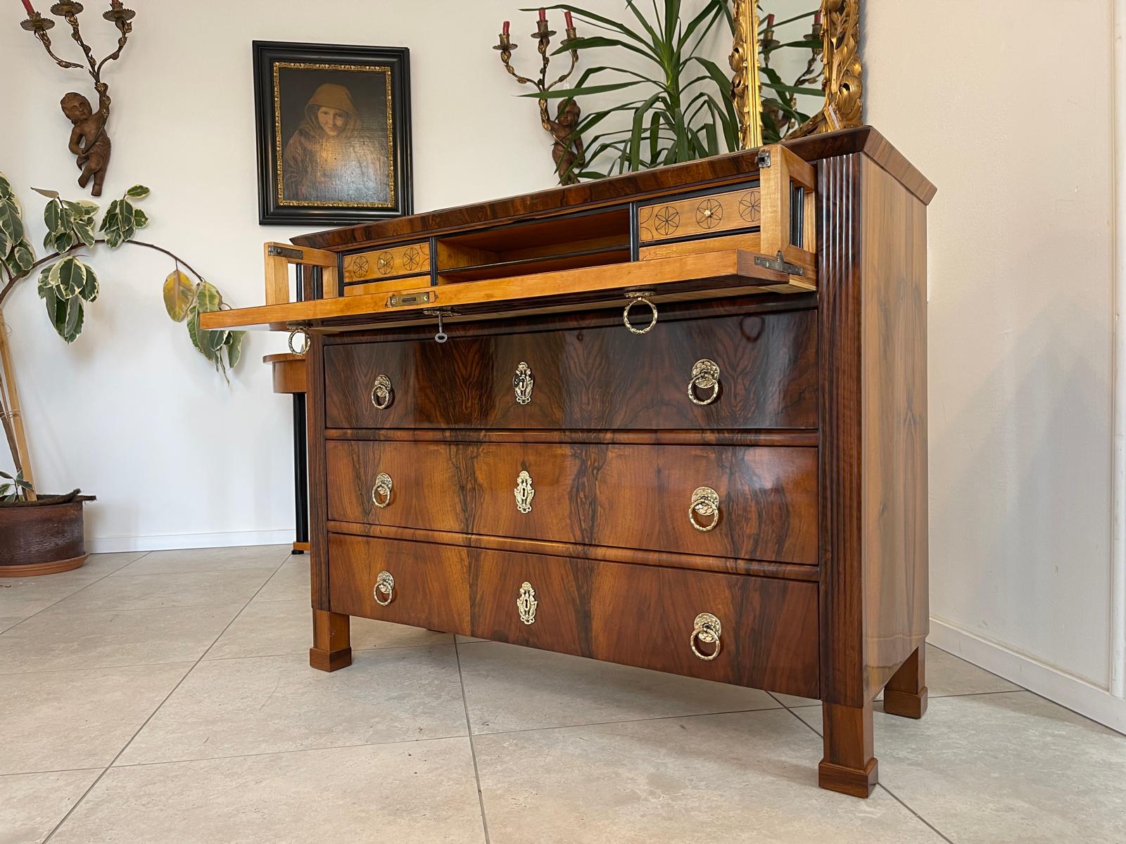Restaurierte Biedermeier Schreibkommode Nussholz Antiquität G1313