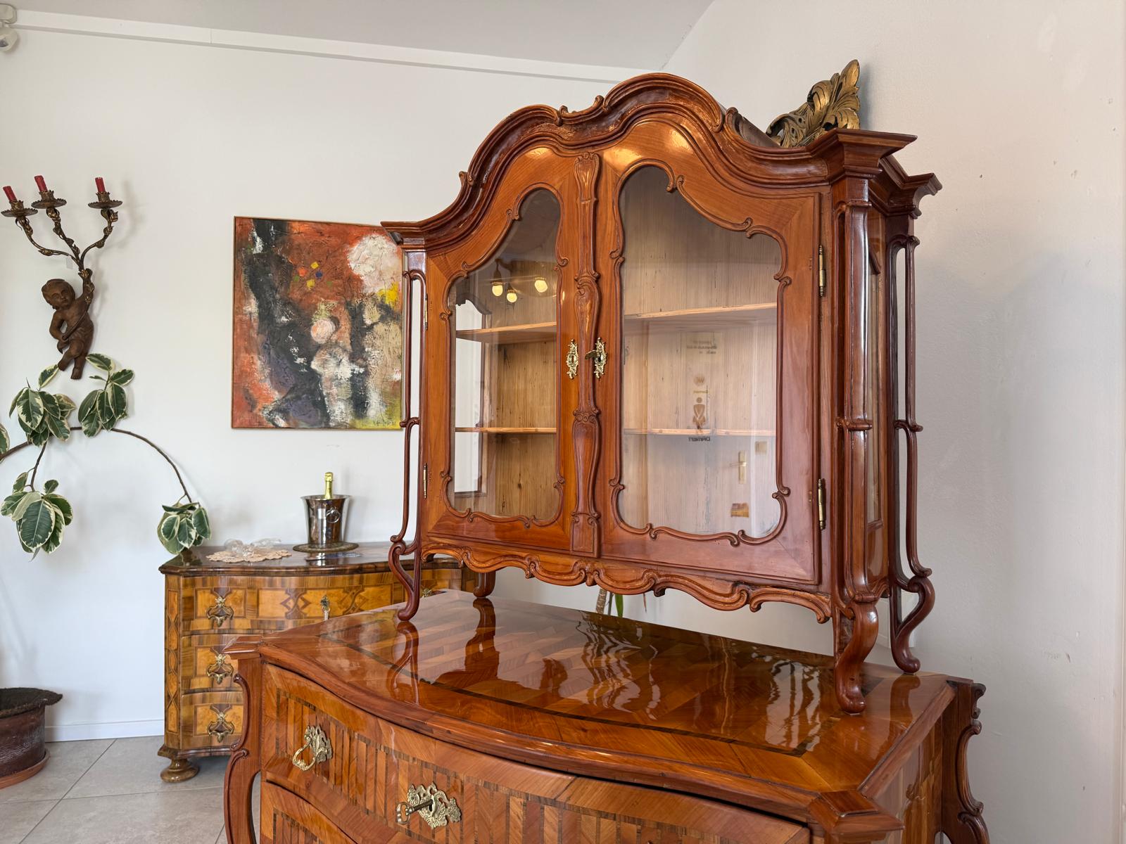Restaurierte Josefinische Aufsatzvitrine Vitrine Österreich Marketiert D2681