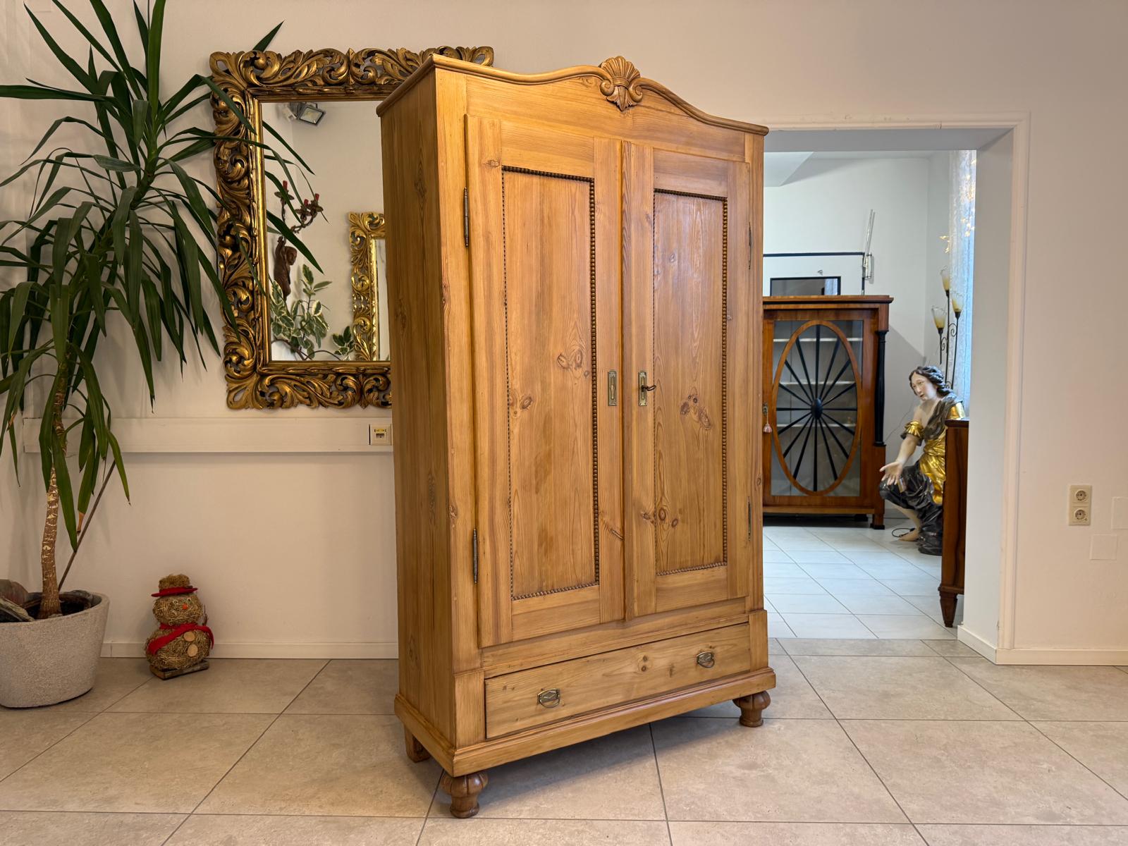 Originaler Restaurierter Bauernschrank Biedermeierschrank Hallenschrank G2257-1