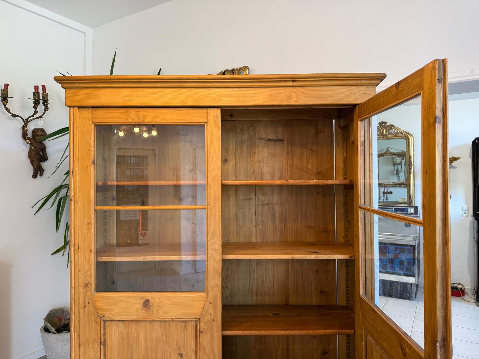 Bäuerliche Vitrine Bauernvitrine Bauernschrank Naturholz Bücherschrank D2402
