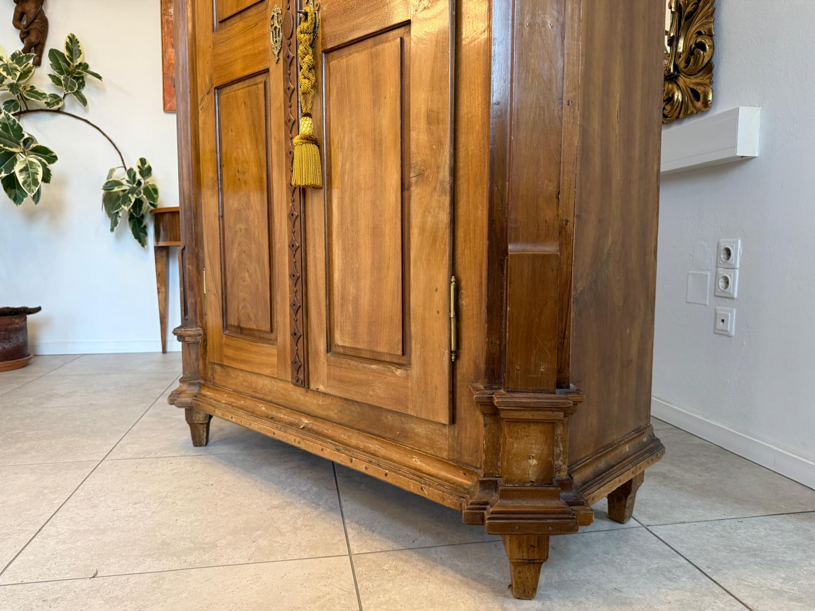 Authentischer Josefinischer Kleiderschrank Hallenschrank um 1780 G2237