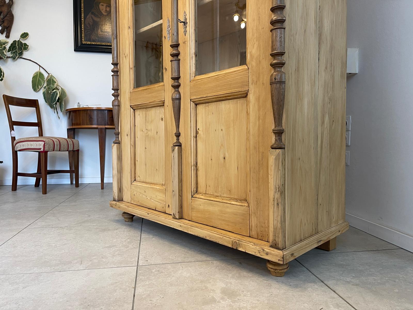 Restaurierte Gründerzeit Bauernvitrine Bauernschrank Bauernvitrine G1049