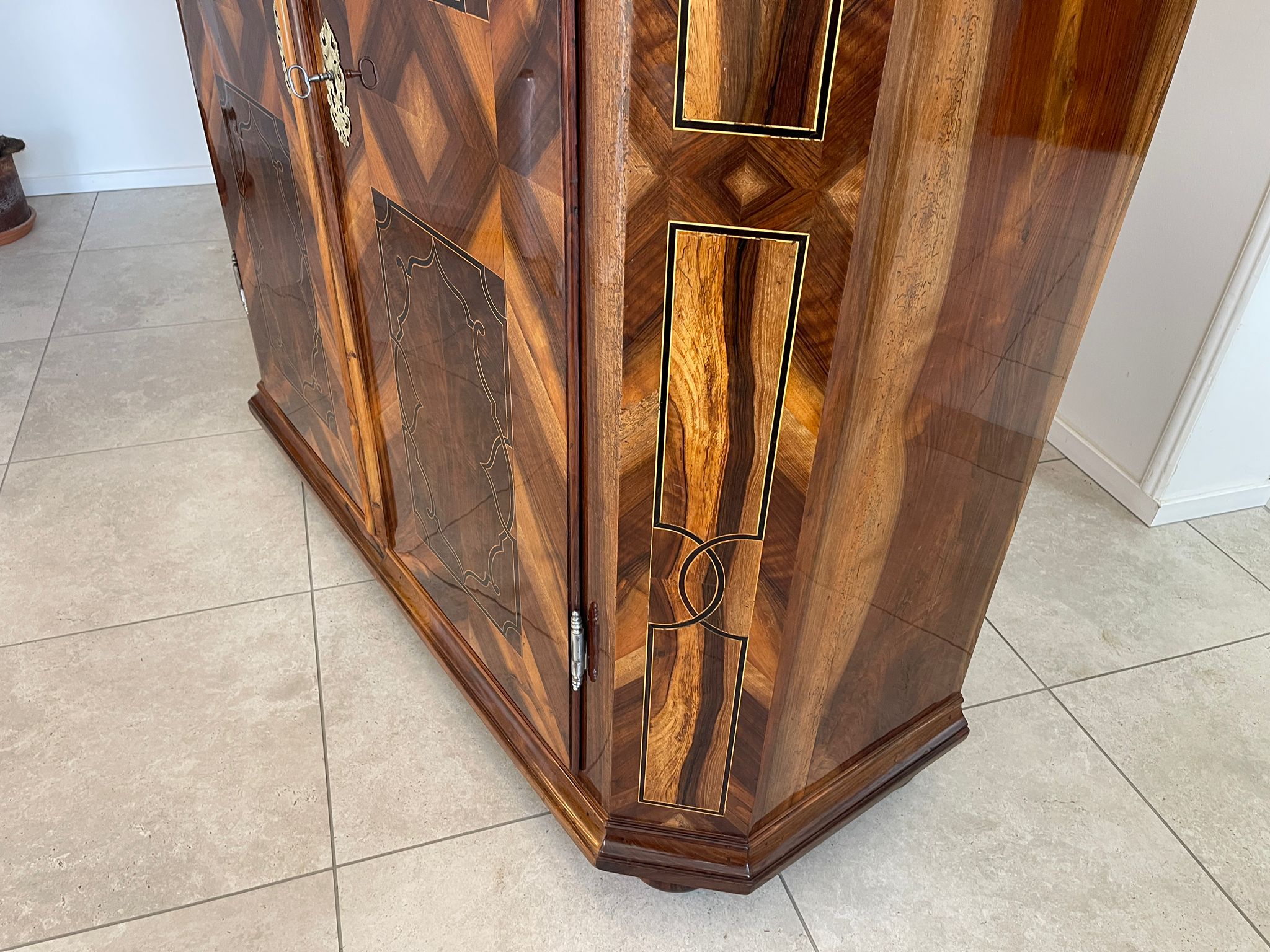 SALE Restauriert Barocker Hallenschrank Barockschrank Museumsexemplar Antiquität G1138