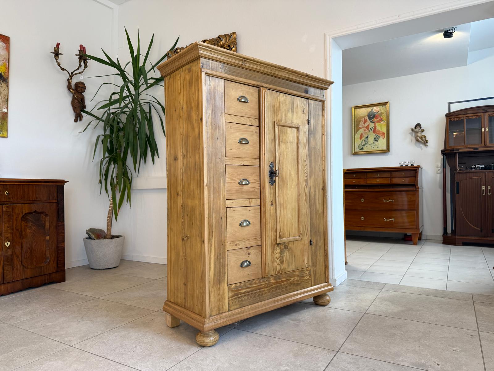 Bäuerlicher uriger Brotschrank Almerschrank Speiskasten Bauernkasten G1850