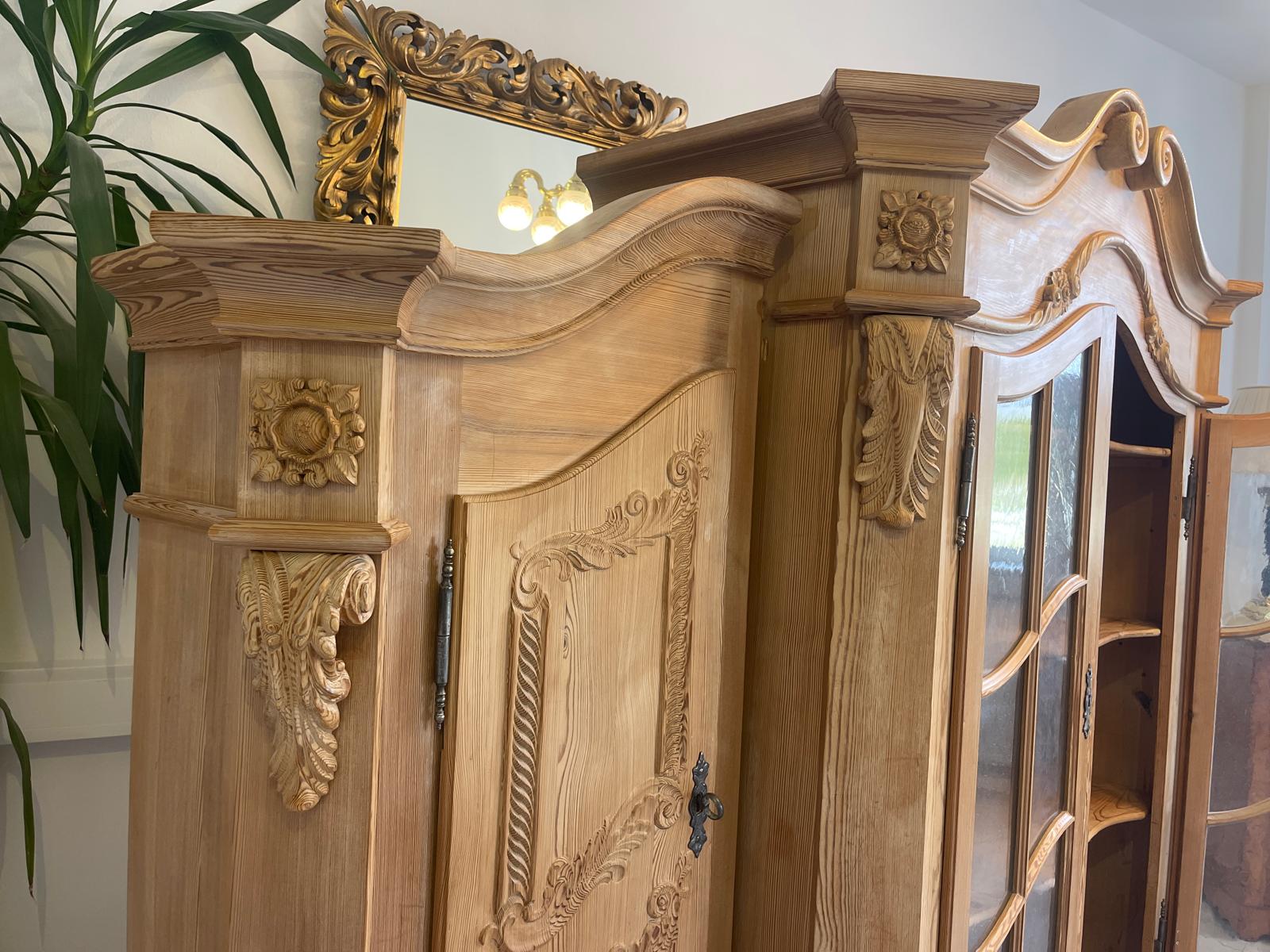hübscher Bauernschrank Landhausschrank Barockstil Eckschrank G1361