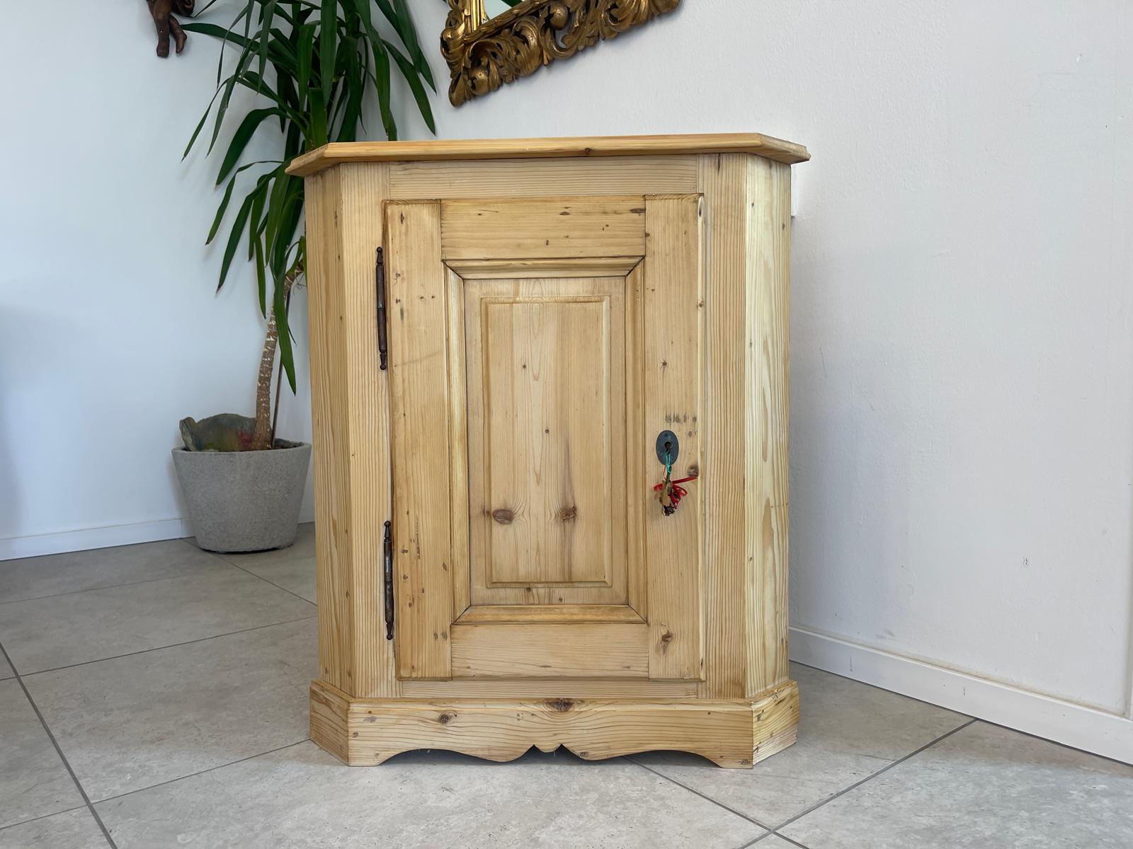 Bäuerliches Eckkasterl Eckanrichte Eckmöbel Bauernchrank G1598