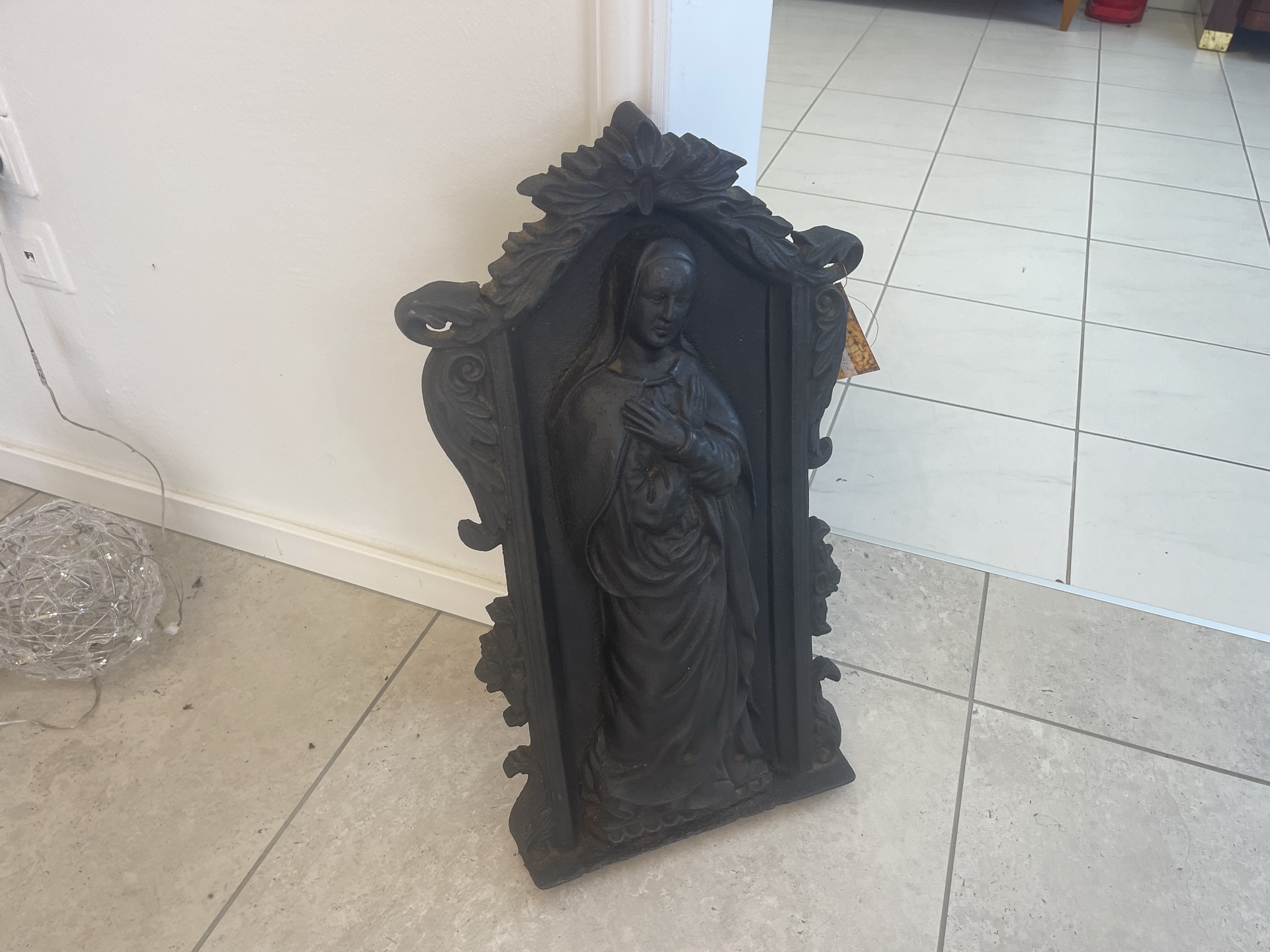 bauernschrank-Kredenz_49 Madonna Marterl aus Gusseisen B1791