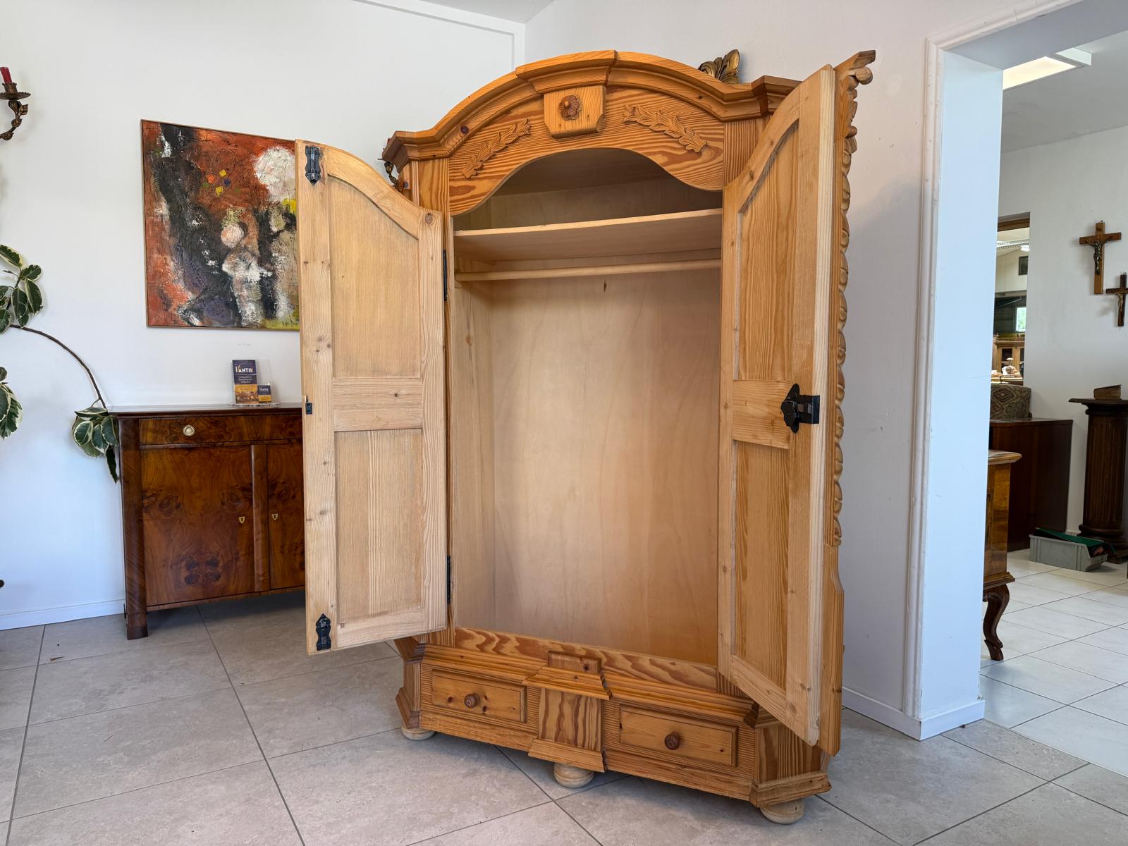 Bauernschrank Landhausschrank Barockstil Kleiderkasten Weichholz Alt & Antik D2514