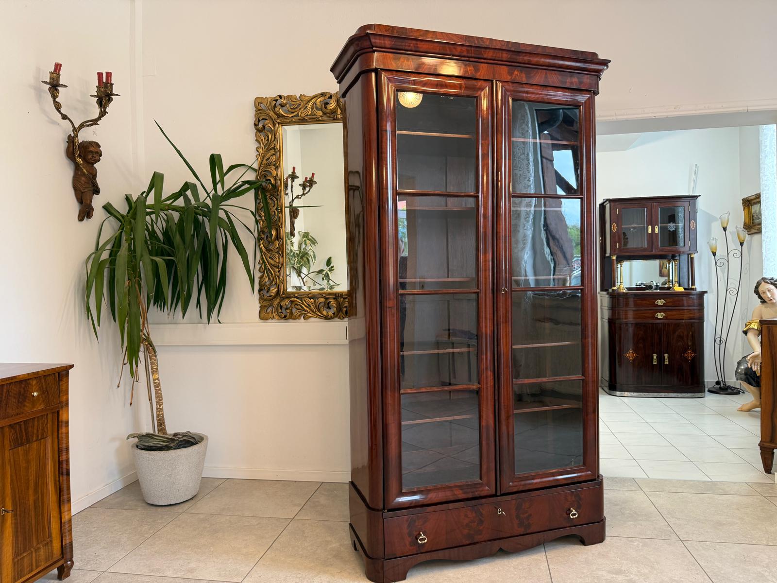 SALE Restaurierte Spätbiedermeier Vitrine Bücherschrank Mahagonie D2875
