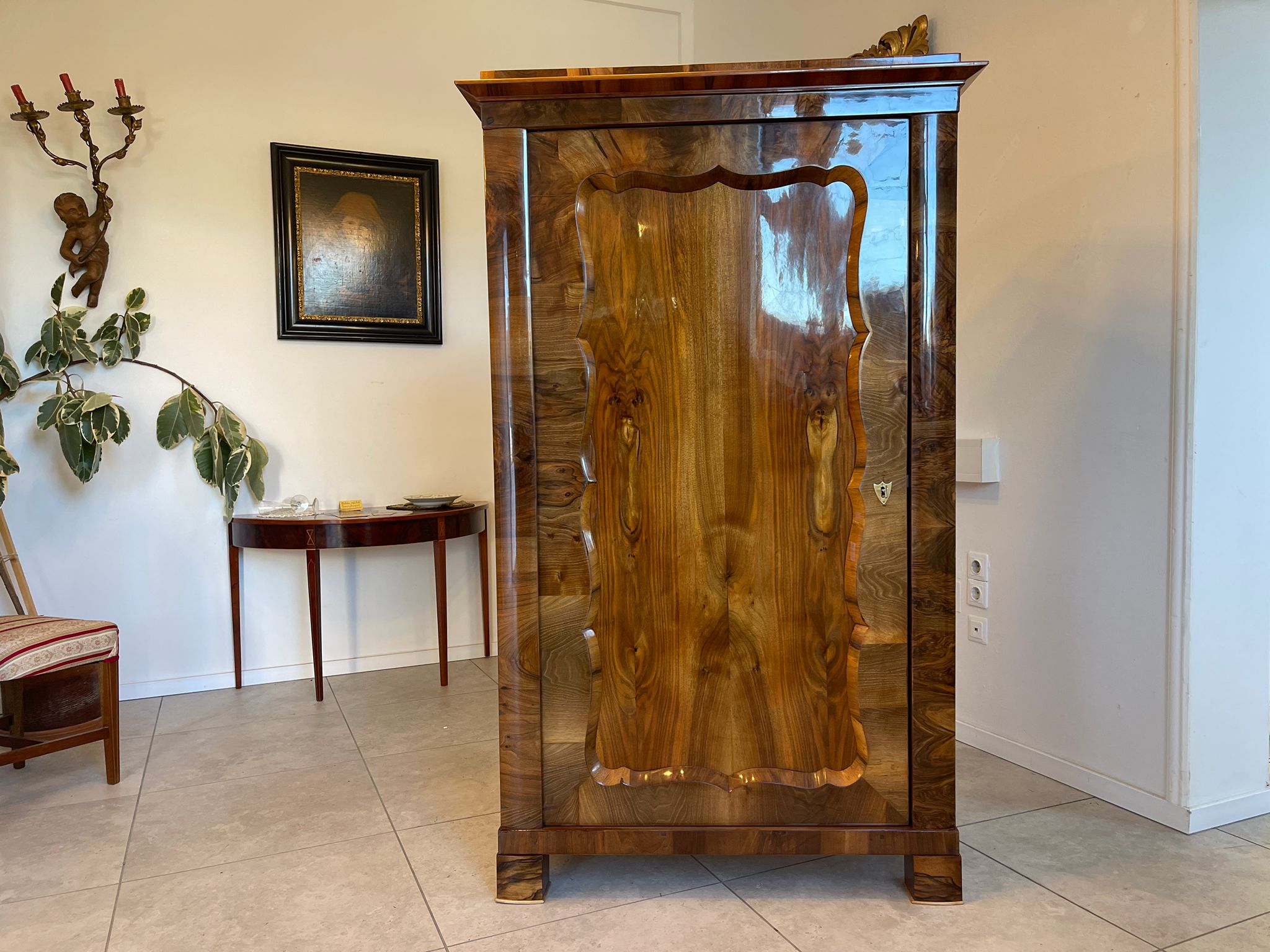 0f47ba7f-eacb-4217-b631-043992d691f1 SALE Biedermeier Schrank Kledierschrank Kasten Nussholz A5106