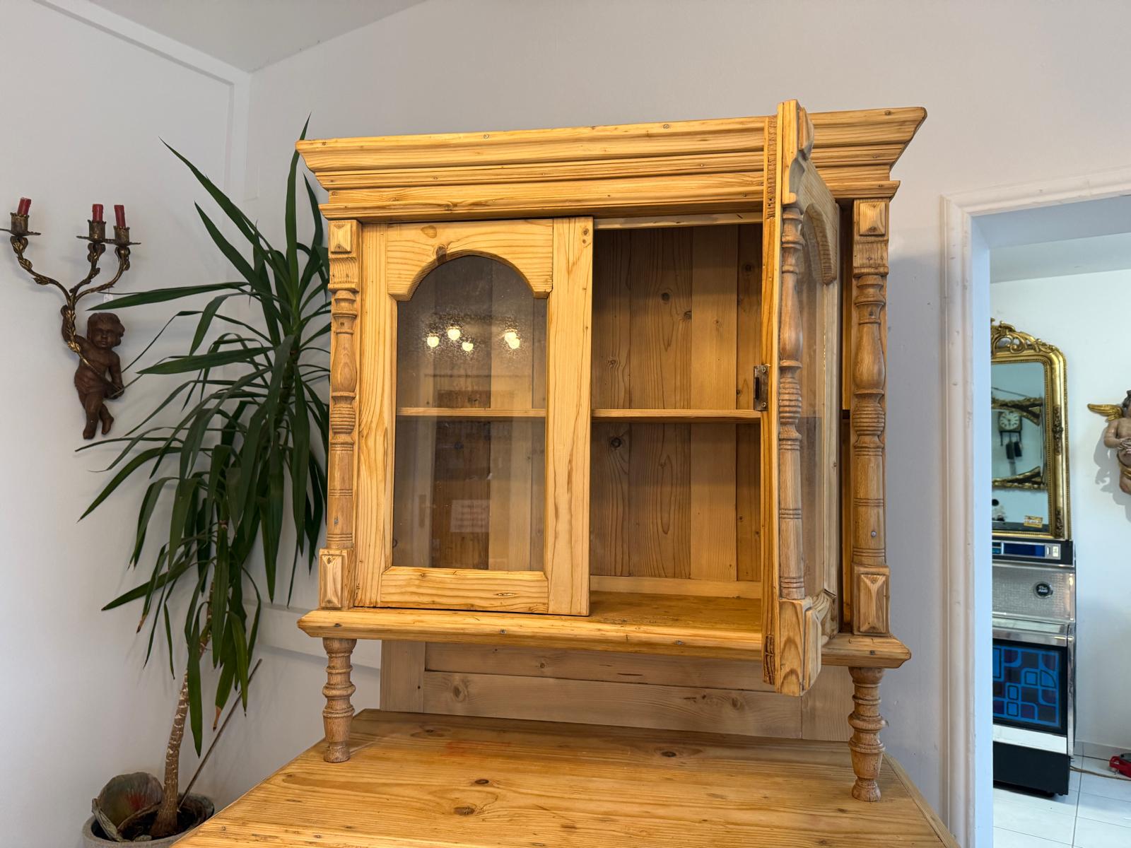 Restaurierte Gründerzeit Küchenkredenz Antike Bauernmöbel Vitrinenschrank D1084