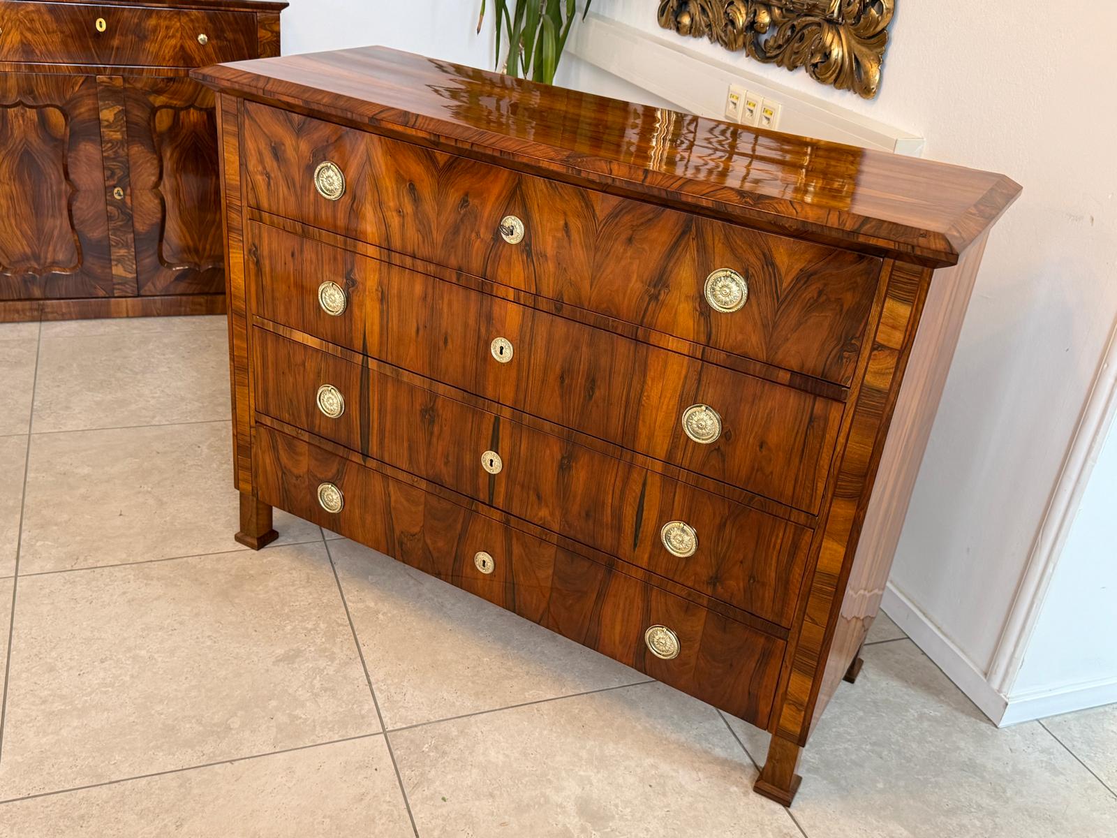 Biedermeier Kommode 4 Ladenkommode Nussholz Antiquität Restauriert D2478