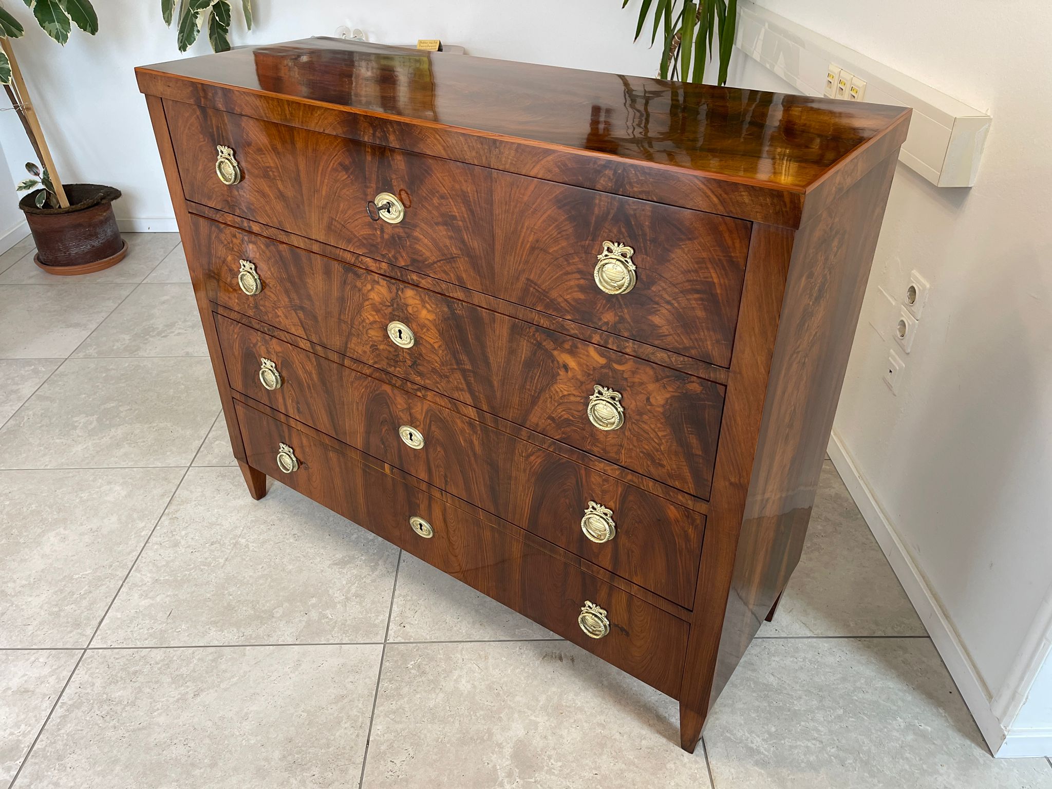 Restaurierte Biedermeier Kommode Sale Antiquität Nussholzfurnier G1681