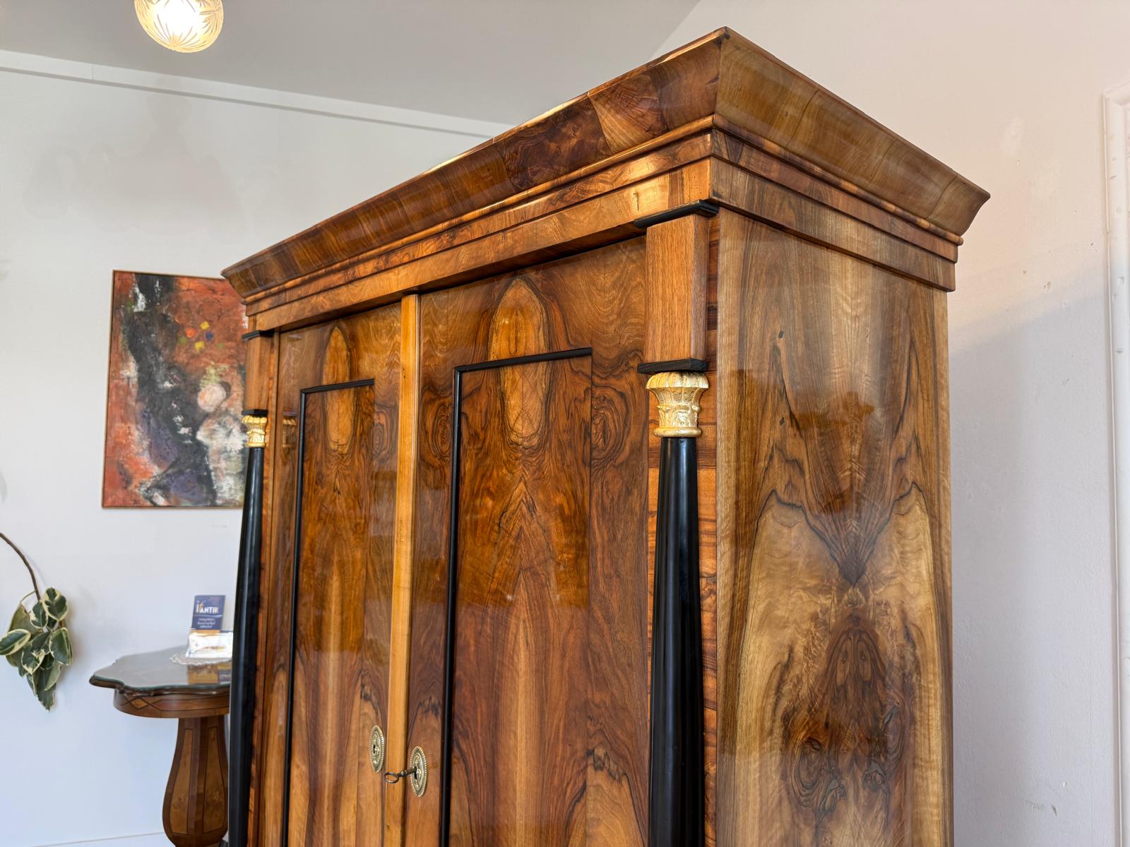 Sale Empire Schrank Säulenschrank Nussholz Restauriert Antiquität Marketiert D2373