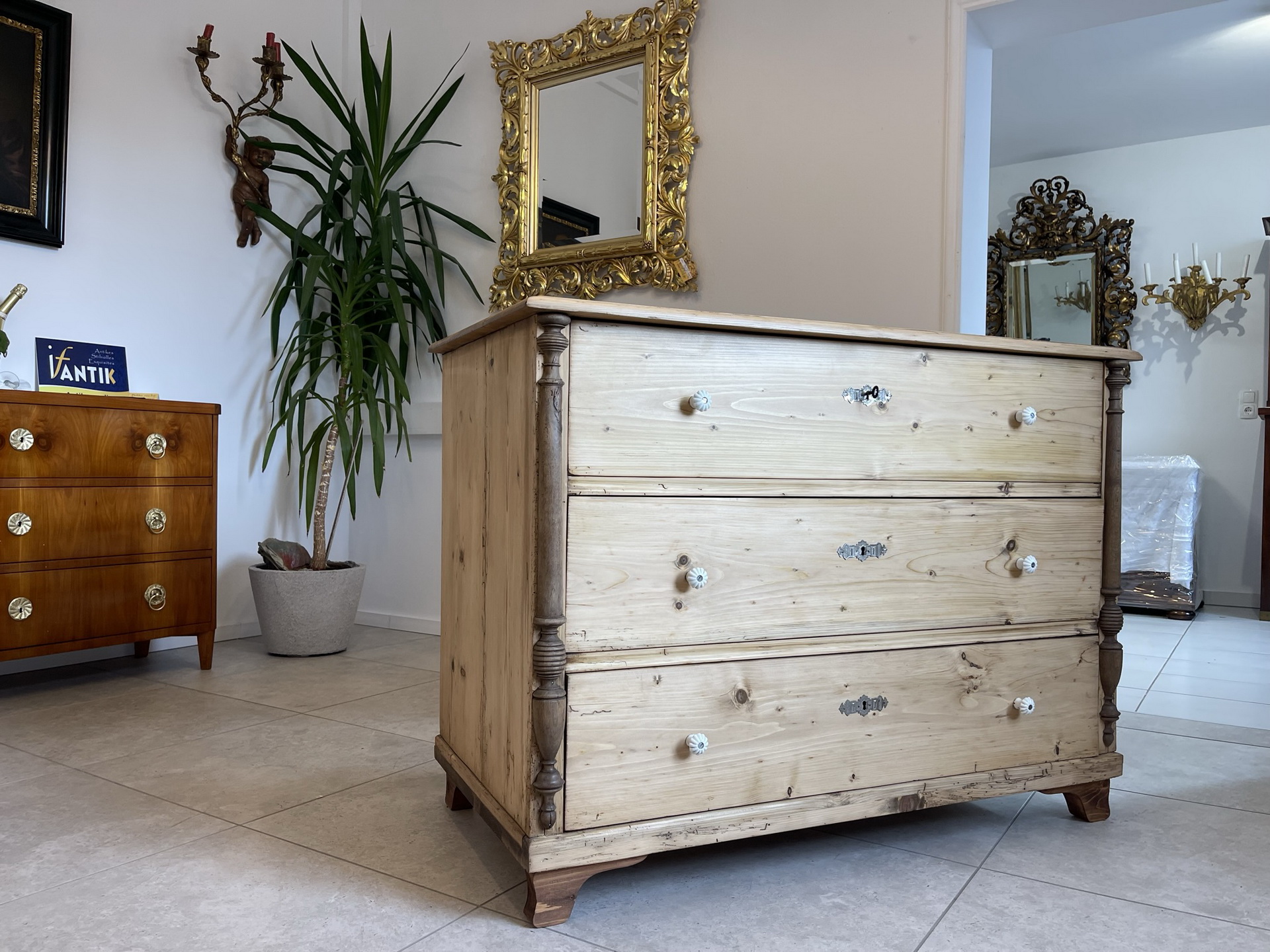 Barock-Biedermeier_35q4pDZLnGxWiYV Restaurierte Biedermeier Kommode Antik 3 Laden aus Fichtenholz B1231