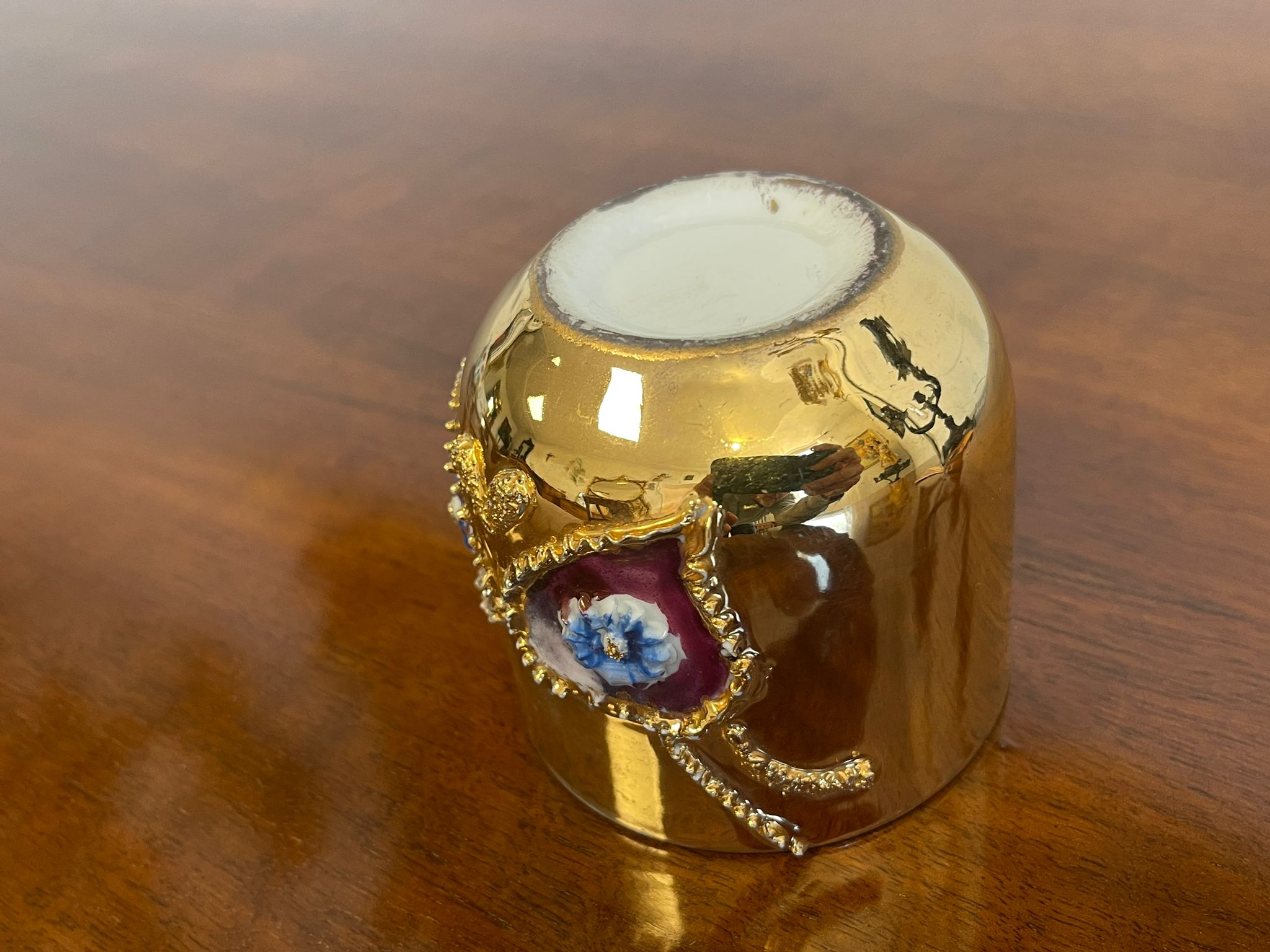 63bf3ce8-0dc4-41b8-9865-3fbaa287495f Antike Erinnerung Rosenhäferl Rosentasse bemalt  A4916