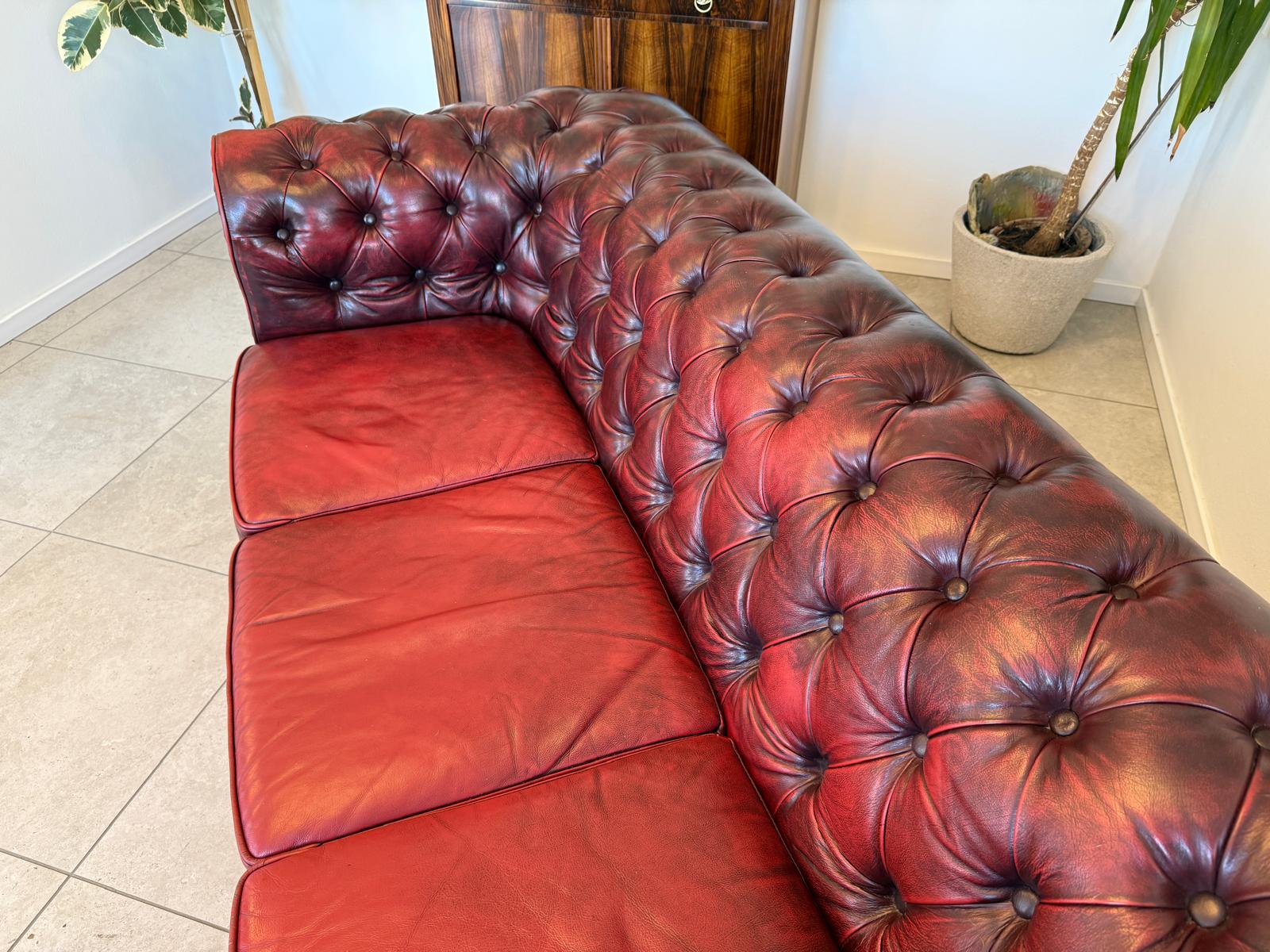Chesterfield 3er Clubsofa Diwan Couch Oxblood Kultmöbel G2090