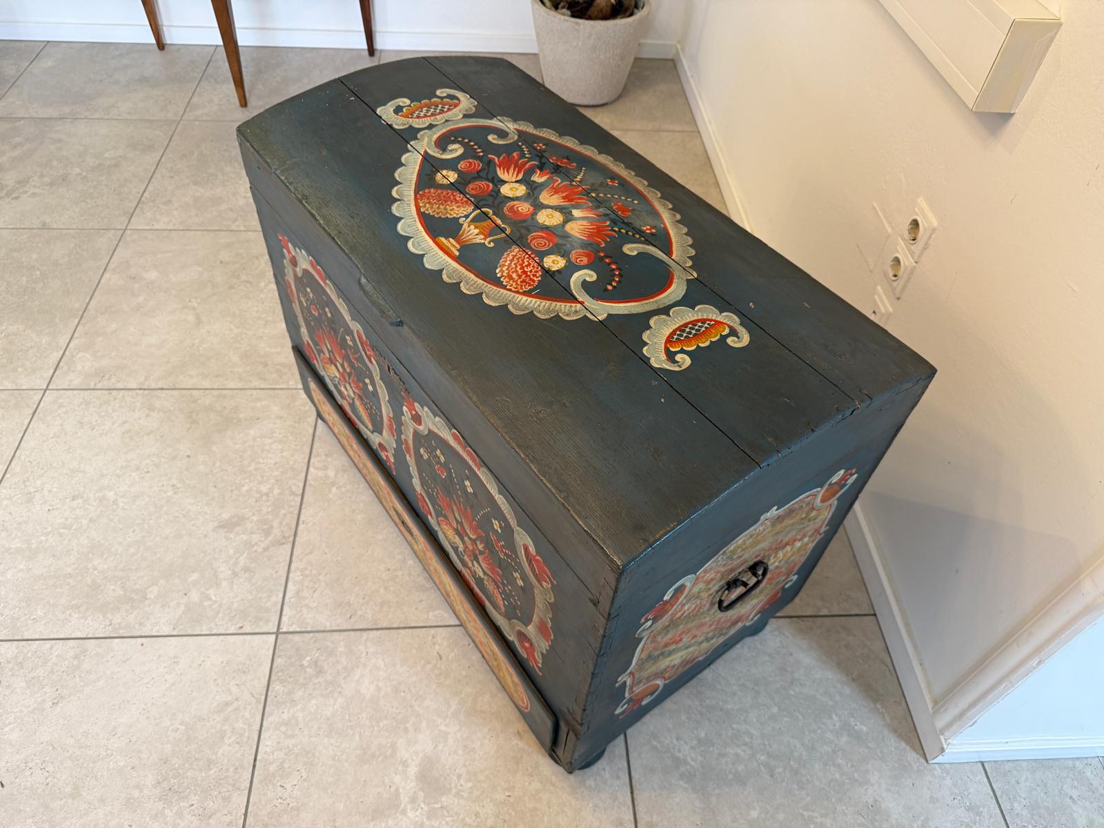 Urige handbemalte Tiroler Truhe Landhaustruhe Bauerntruhe G2271