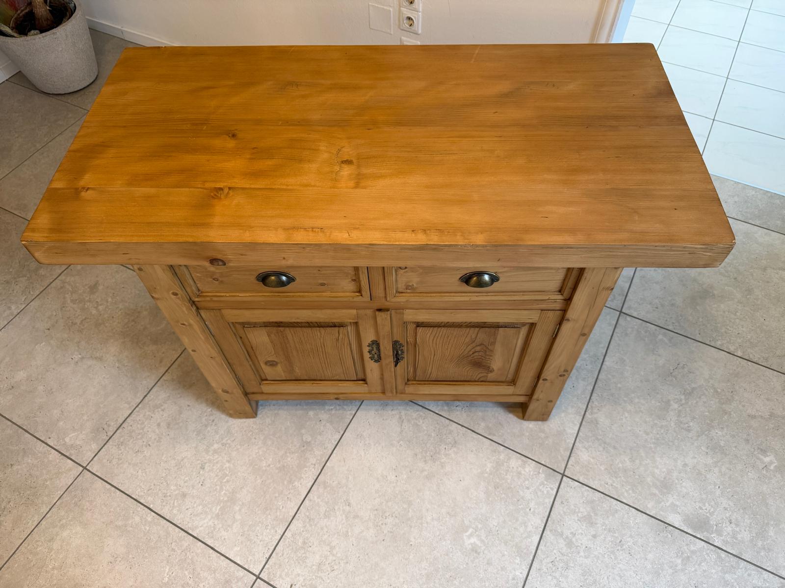 Urige bäuerliche Bar Altholz Vintage Verkaufstheke Schneidertisch D1114