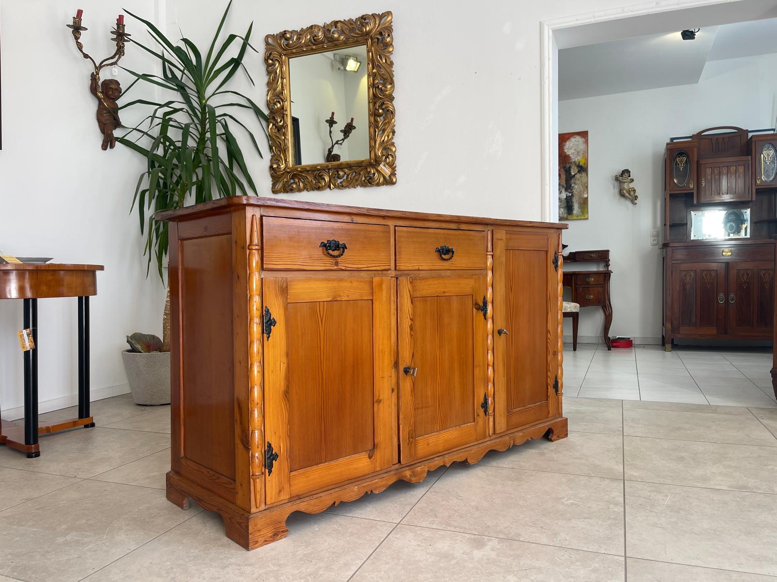 Bäuerliche Anrichte Kommode Sideboard Bauerschrank G1281