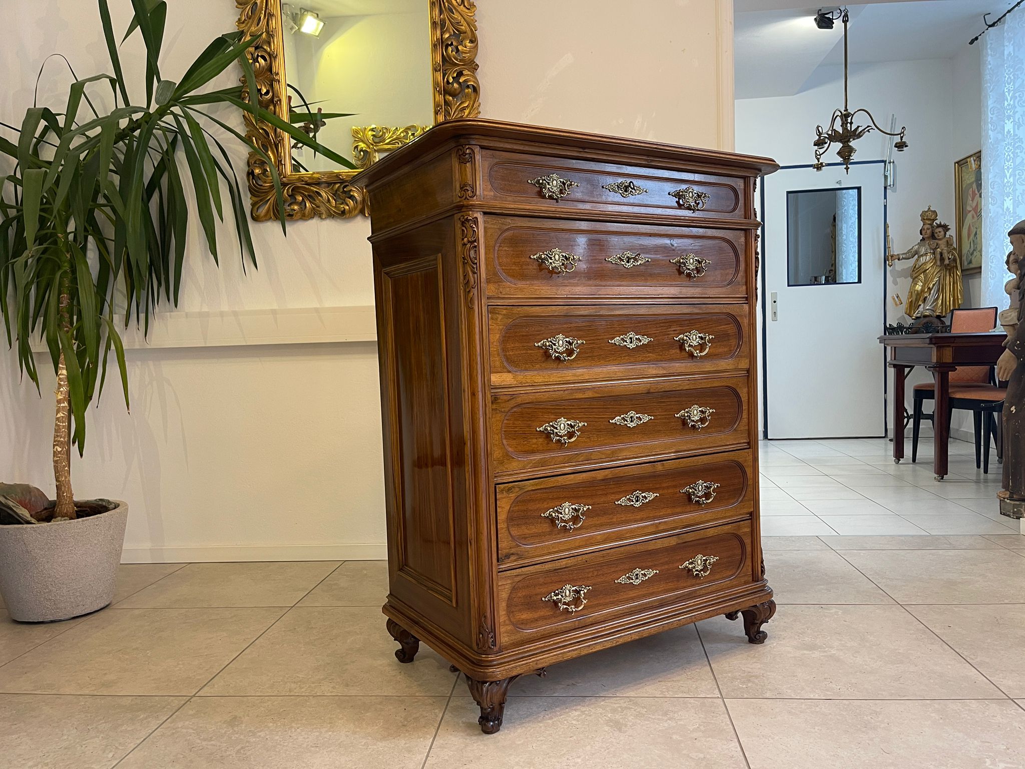 9fc7a5e7-e734-4c9a-b4d2-c0cece44940f-1 Gründerzeit Wochenkommode Nussholz Ladenschrank Restauriert A5005