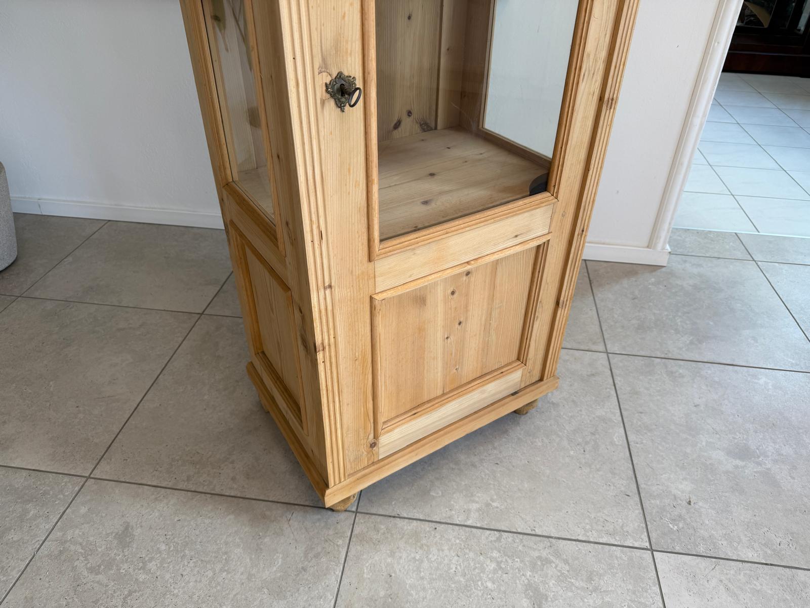 Bäuerliche Vitrine Bauernvitrine Bauernschrank Naturholz Vitrine G2147