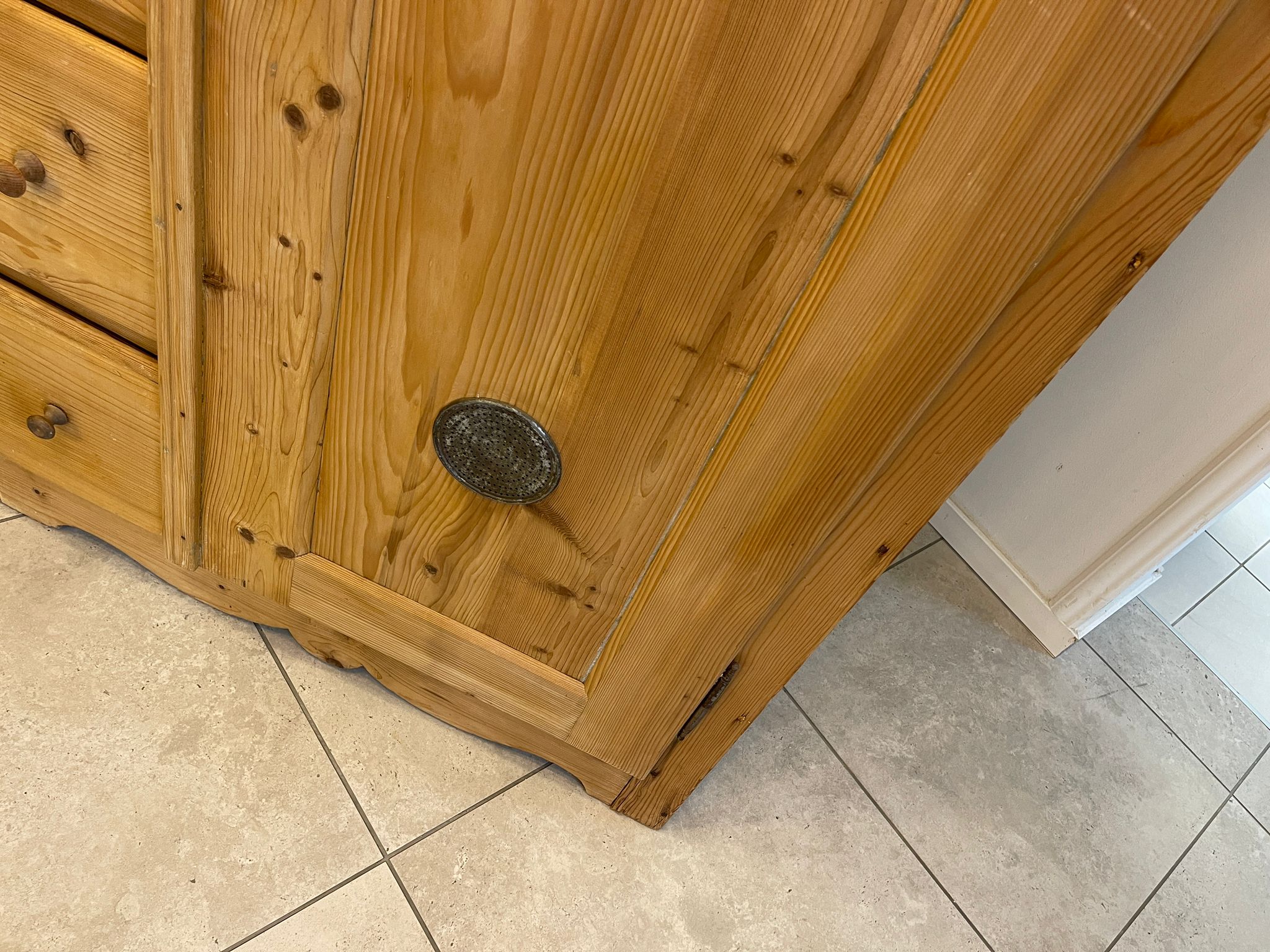 29969f55-f615-45eb-88f8-054c4cf40a92 Brotschrank Almerschrank Speiskasten Bauernkasten A5122
