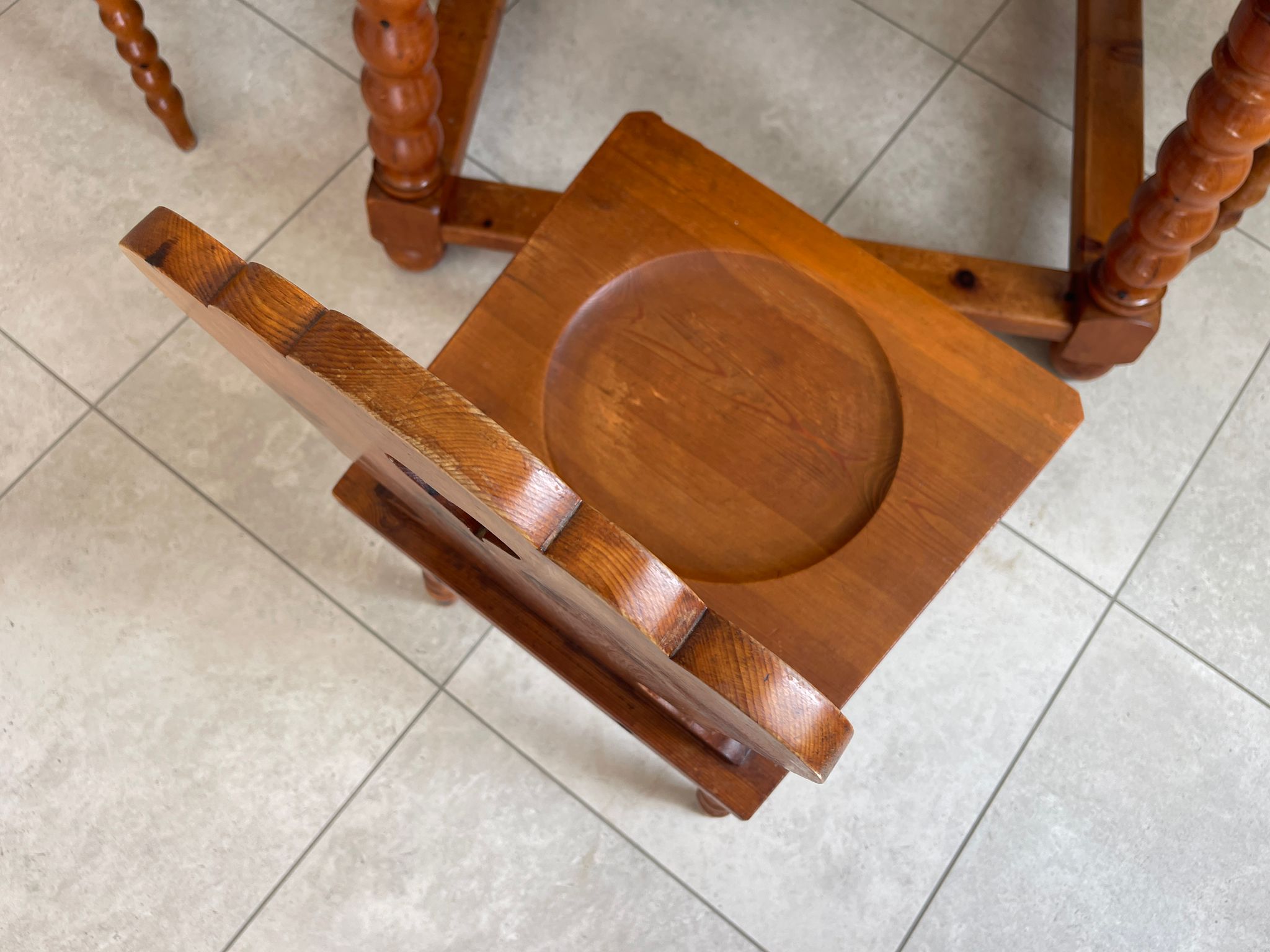 Bäuerliche Sitzgruppe Tisch 4 Bauernsessel Zirbenholz G1660
