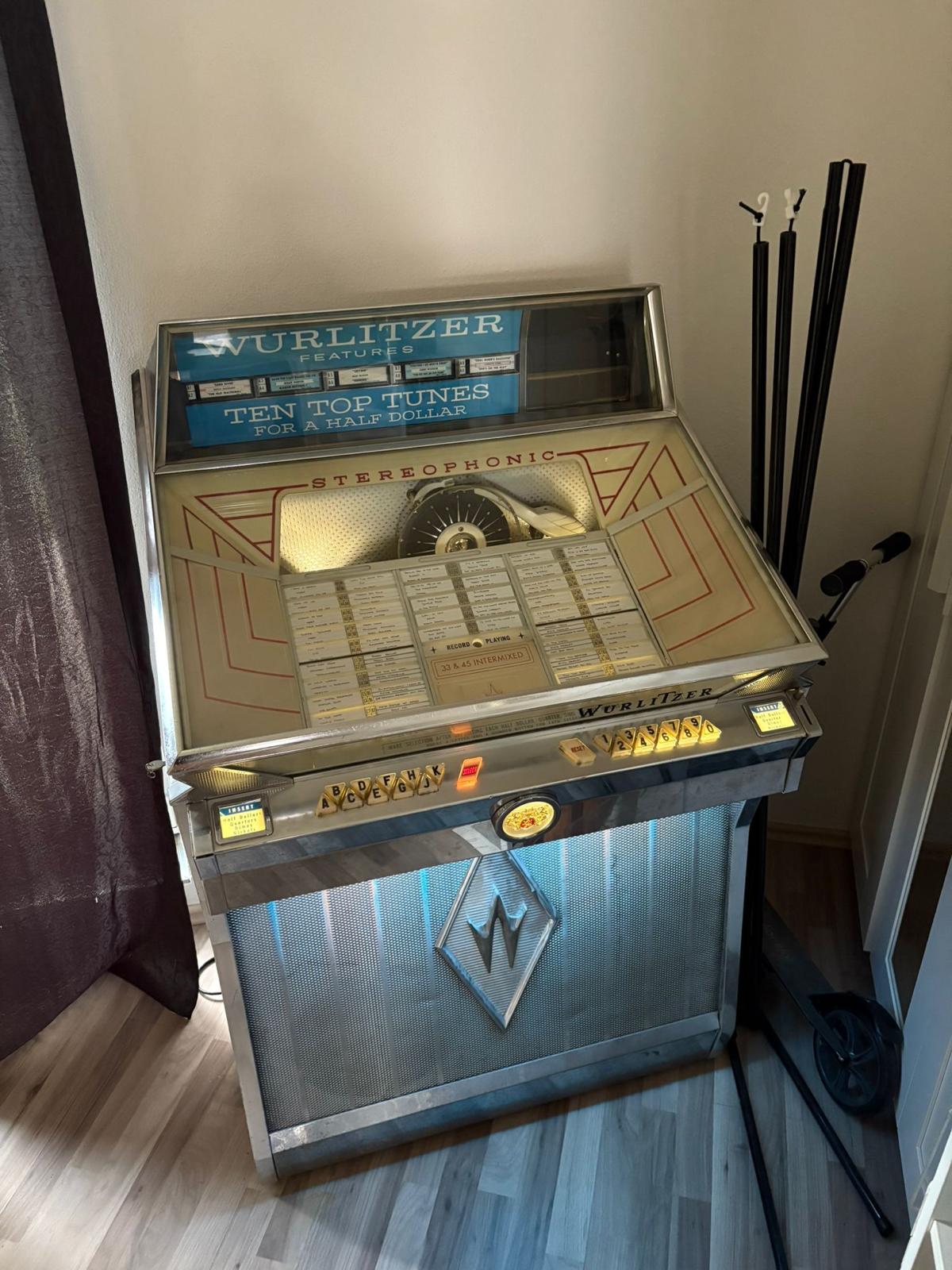 Originale Wurlitzer / AMI Rowe International Musikbox Modell R-74 Thomas Stipsits STIP