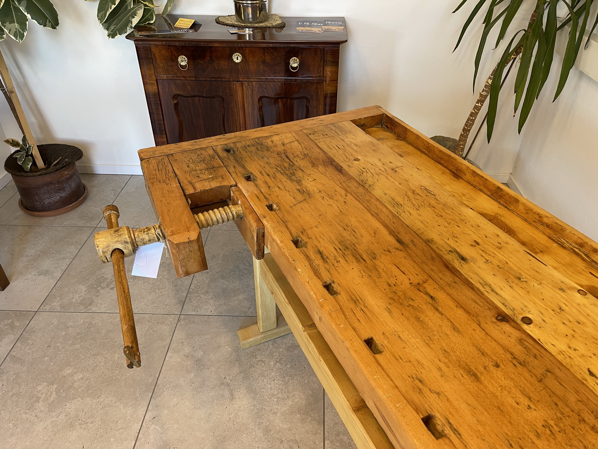 Bauernschrank-45 Sale Original Hobelbank, Werkbank, Designertisch B1925