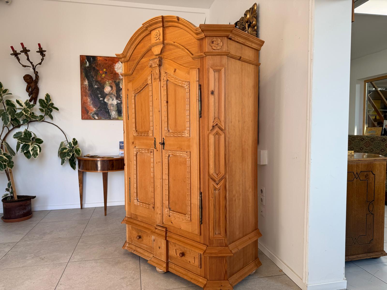 Bauernschrank Landhausschrank Barockstil Kleiderkasten Weichholz Alt & Antik G1051