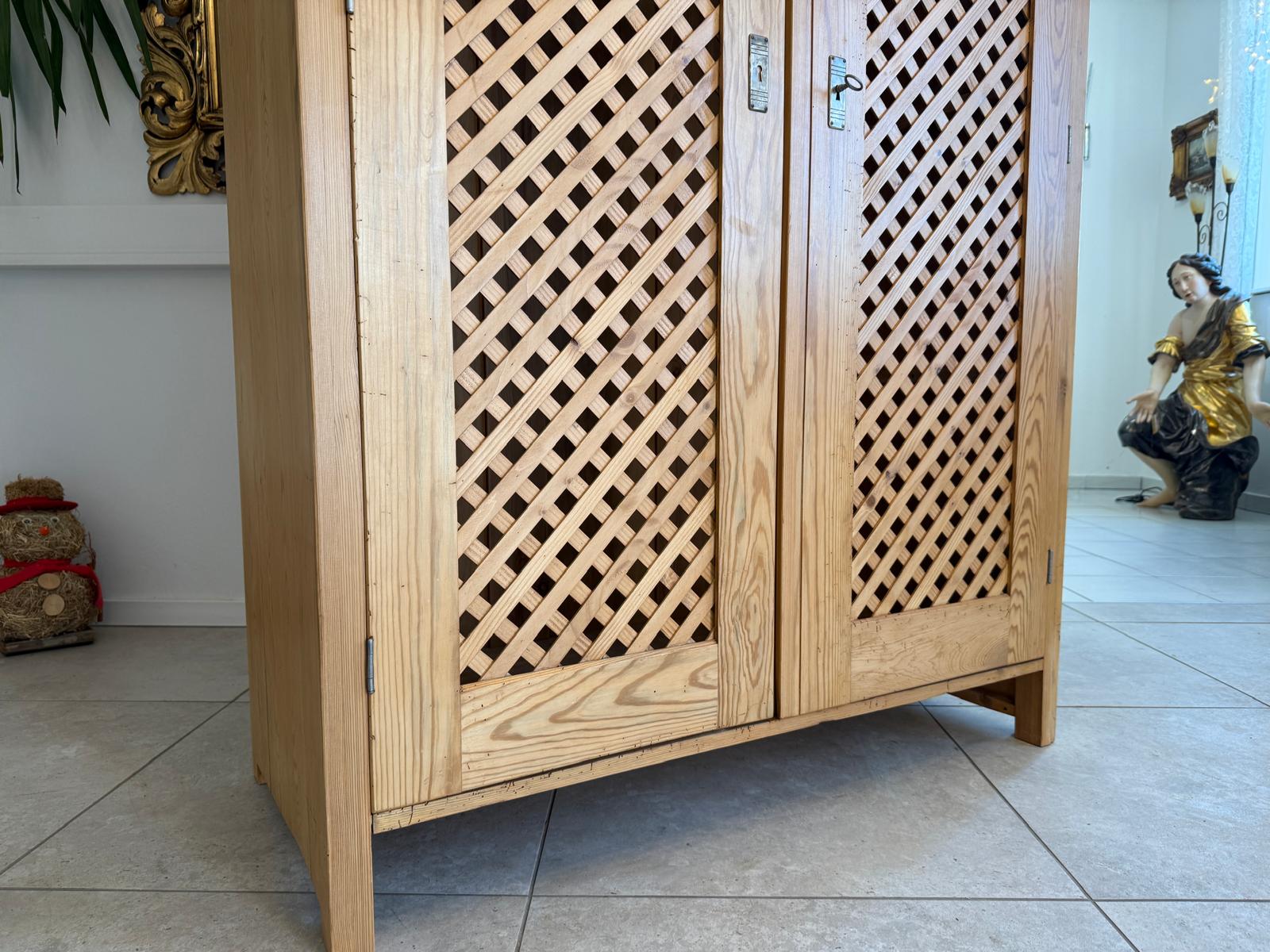 Jugendstil Bauernschrank Naturholzschrank Gitterschrank Naturholschrank D1013