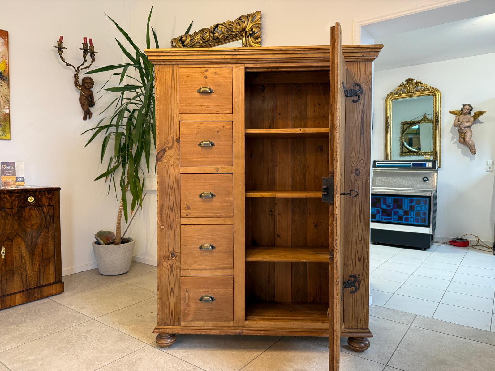 Barocker Brotschrank Almerschrank Vorratsschrank Bauernkasten Antik D1119