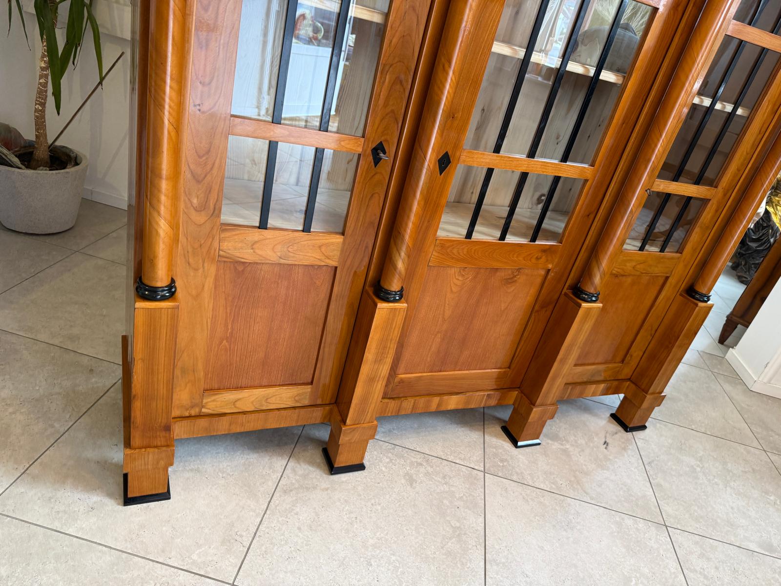 SALE Restaurierte Vitrine Biedermeier Stil Bücherschrank Sammlervitrine D1199