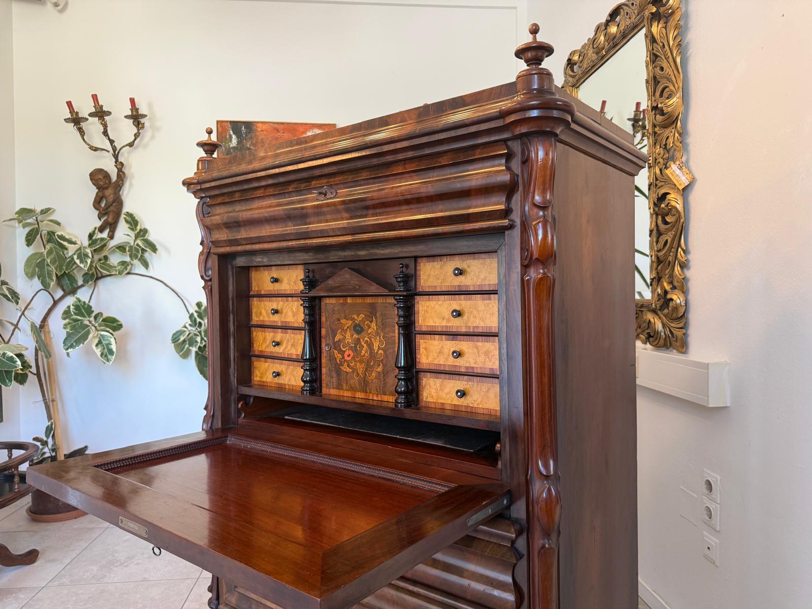 Sale Restaurierter Biedermeier Sekretär Schreibpult Nussholz D2905
