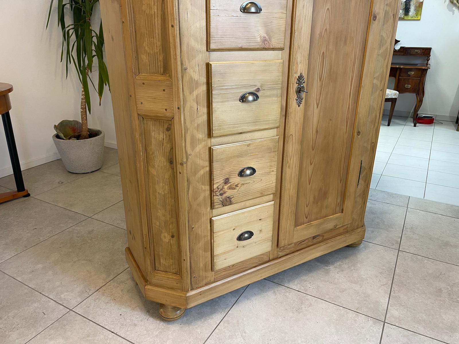 Bäuerlicher uriger Brotschrank Almerschrank Speiskasten Bauernkasten G1259