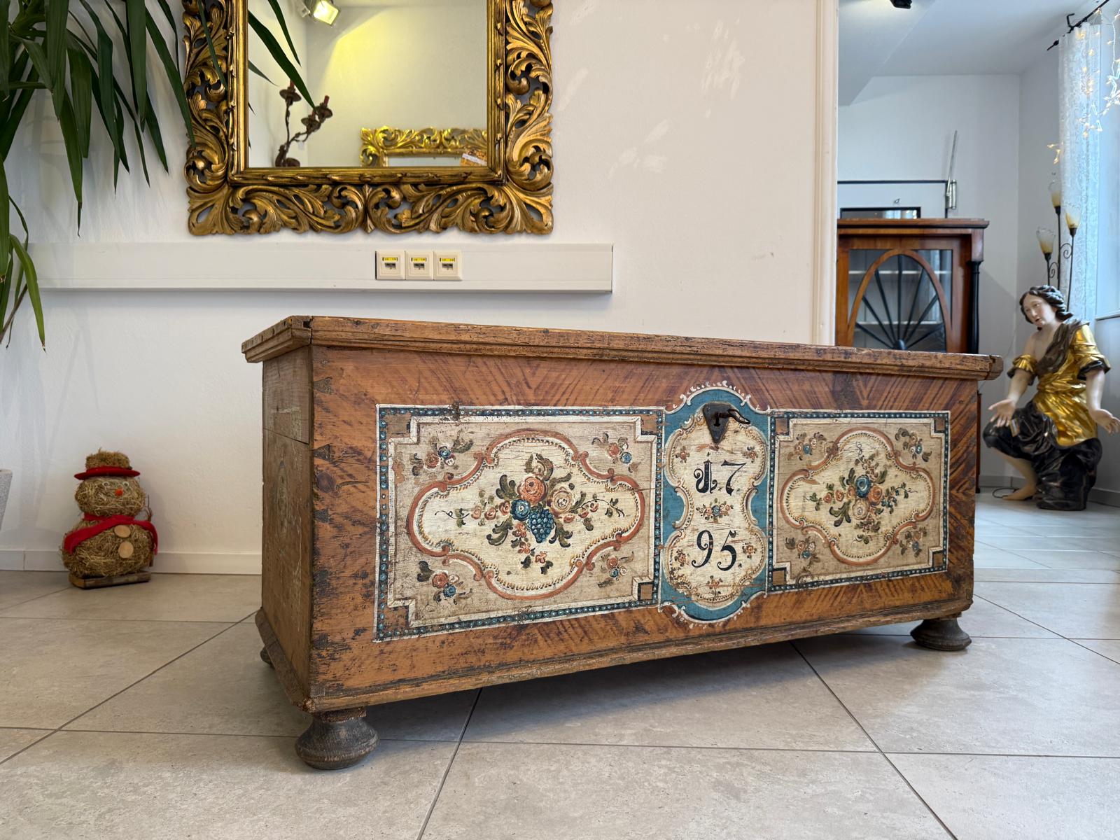 Urige handbemalte Tiroler Truhe Landhaustruhe Bauerntruhe G2342