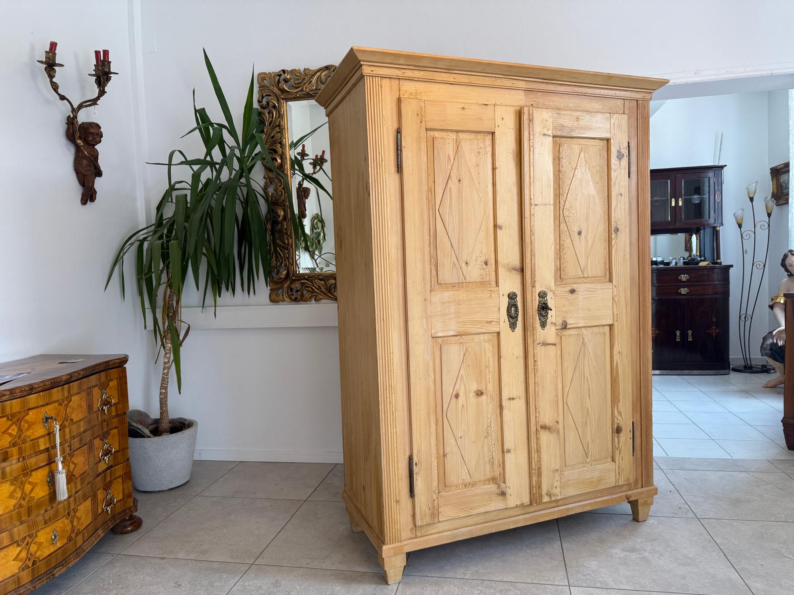 Sale Biedermeier Bauernschrank Weichholz Steiermark D2656