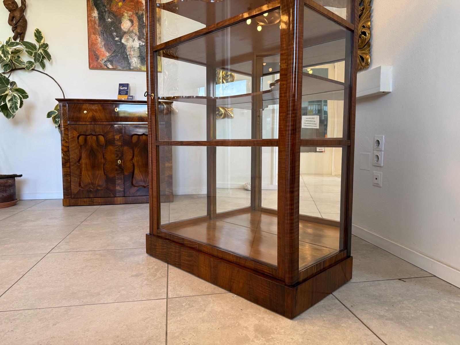 Biedermeier Vitrine Bücherschrank Nussholz Restauriert Antiquität D2394