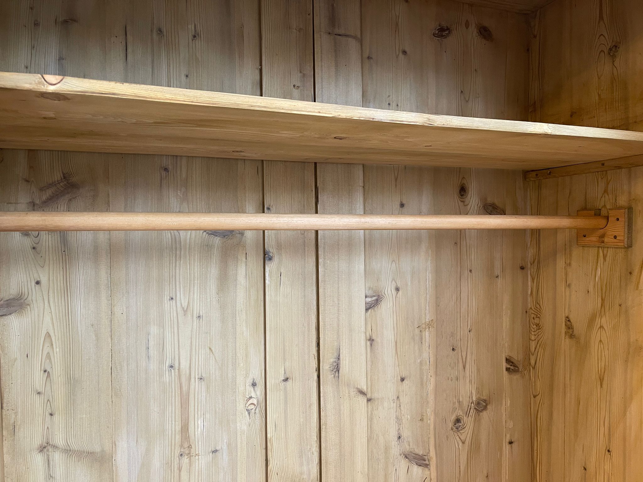 c823221e-1ef0-4503-95ab-cd7fa9513a41 Traum Biedermeier Bauernschrank Naturholzschrank A5026