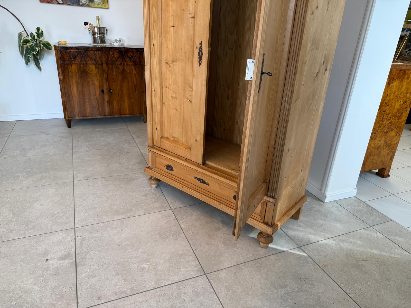 Original Gründerzeit  Bauernschrank Bauernkasten Kasten G1960