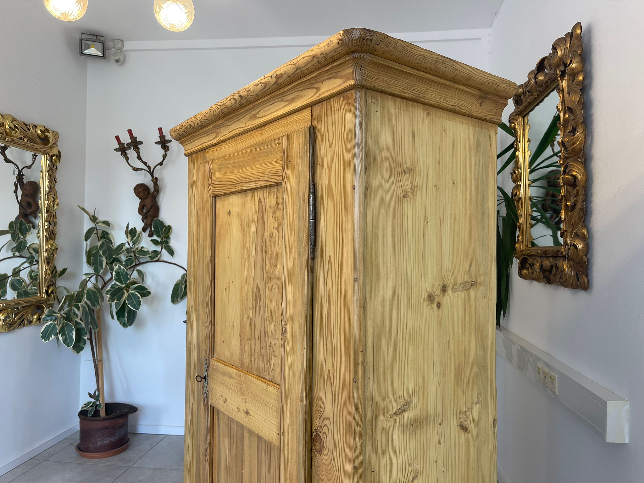 c5b7c90f-78dc-445e-acf1-b363f54a0bc4 Originaler Biedermeier Bauernschrank Naturholzschrank A4880
