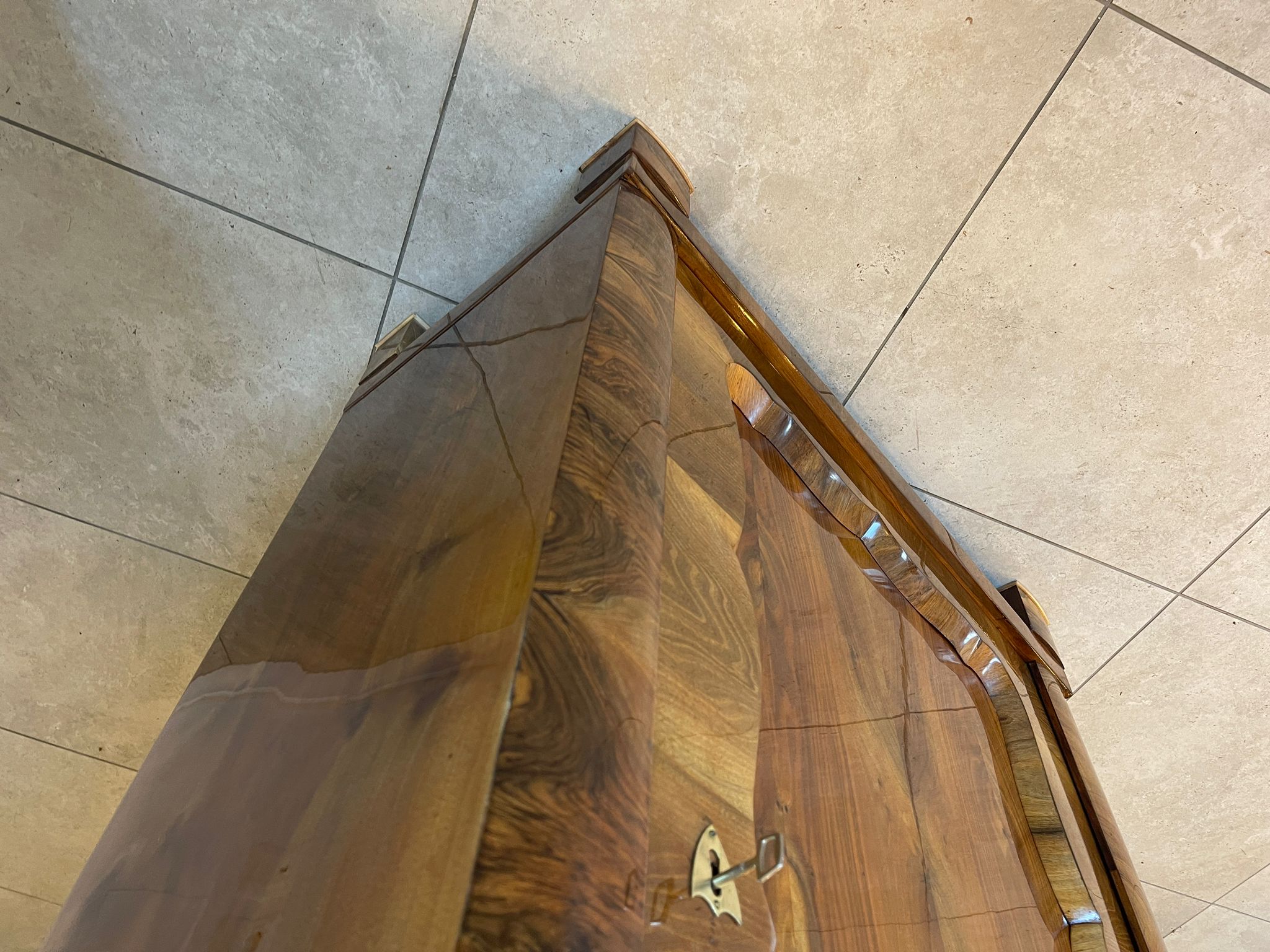 7857e3da-8d93-42fc-a555-663ecdbda11c SALE Biedermeier Schrank Kledierschrank Kasten Nussholz A5106