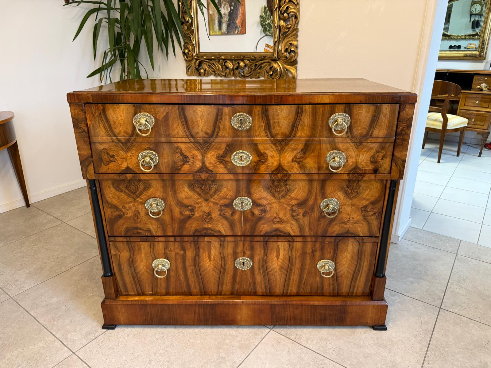 Restaurierte Biedermeier Schreibkommode Nussholz Antiquität G2254