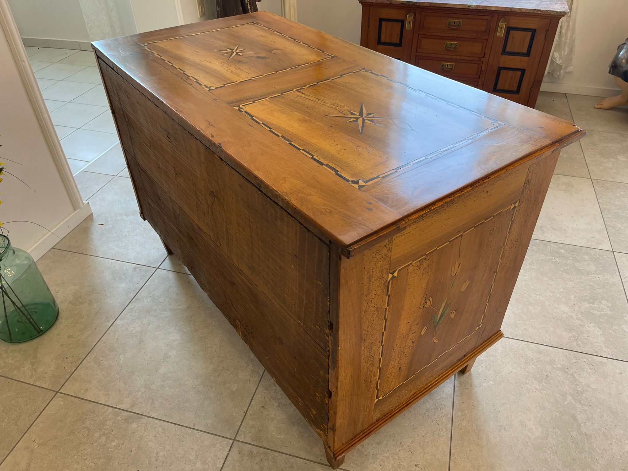 7c440ef0-a677-47c9-809e-ce6cda37d389 Sale Marketierte Josefinische Kommode A4691