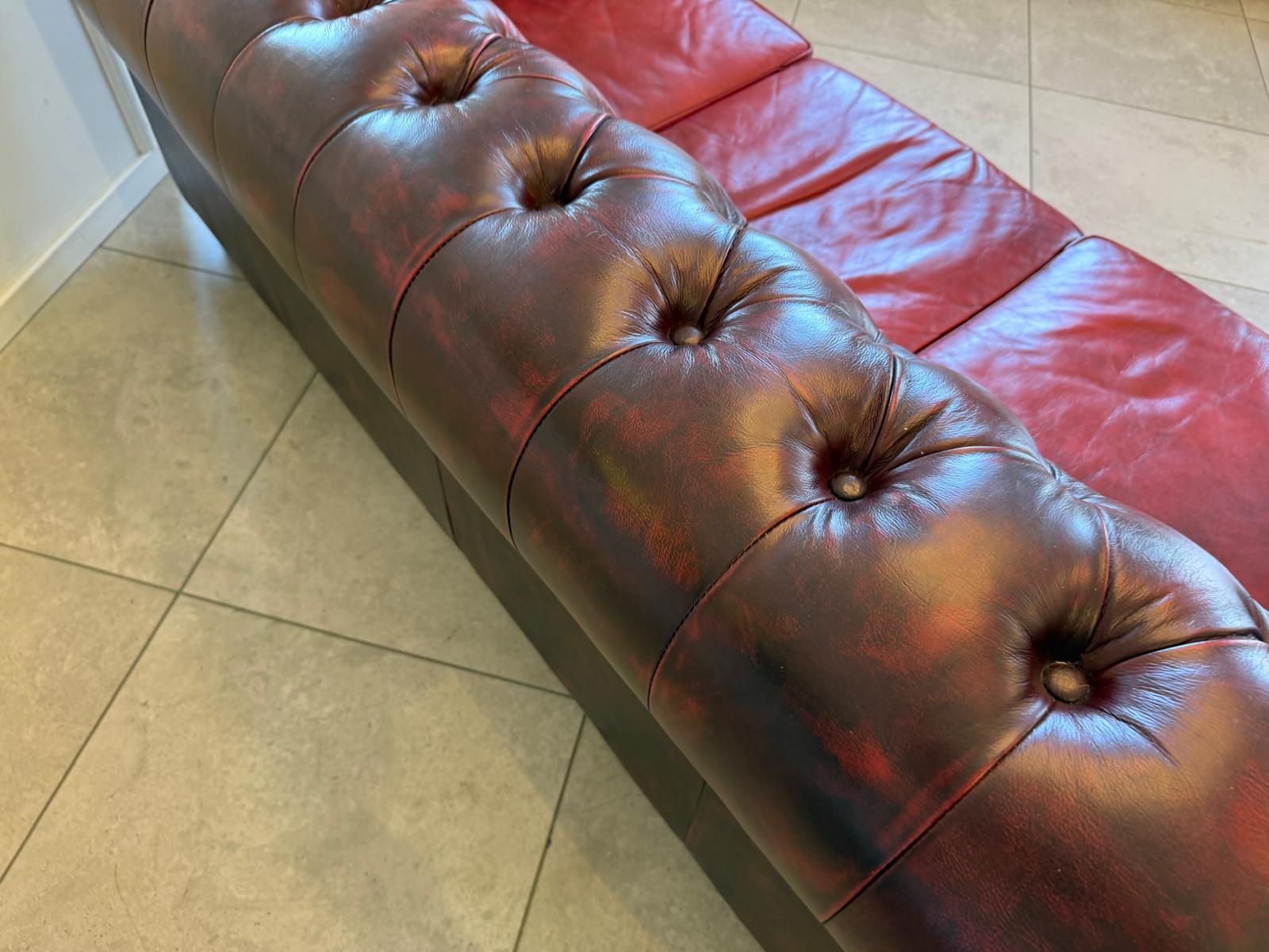 Chesterfield 3er Clubsofa Diwan Couch Oxblood Kultmöbel G2090