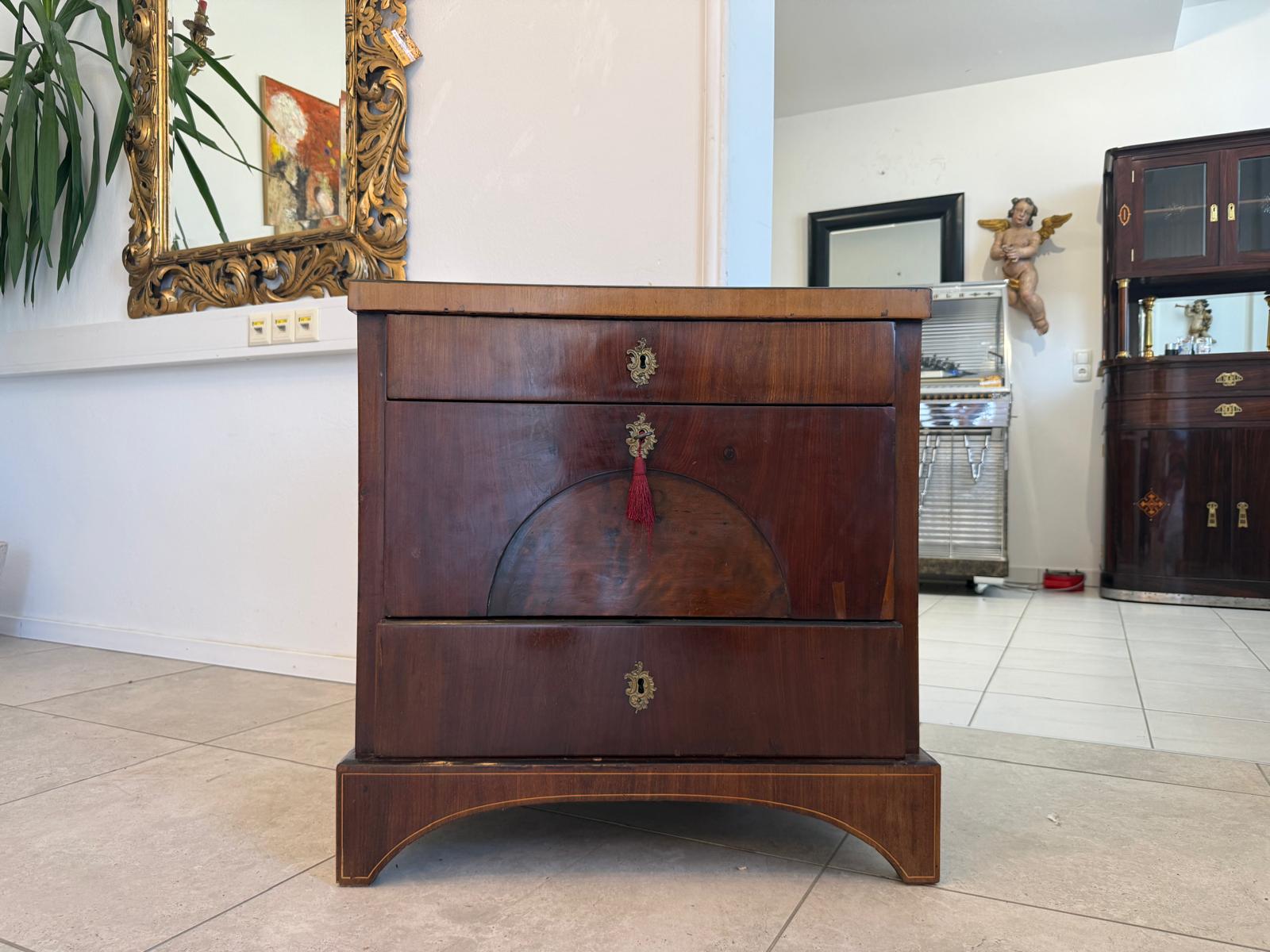 Biedermeier Kommode 3 Ladenkommode Nussholz Antiquität D2760