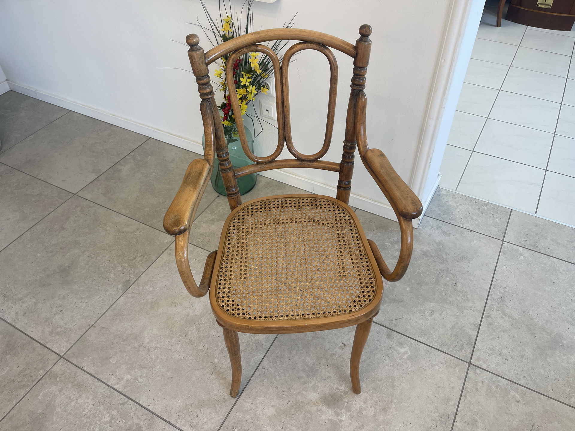 IMG_1229yssOMs0bf31jb Traum Bugholzsessel Armlehnstuhl Sessel Thonet, Eleganter Bugholzstuhl, Vintage Design - A4526