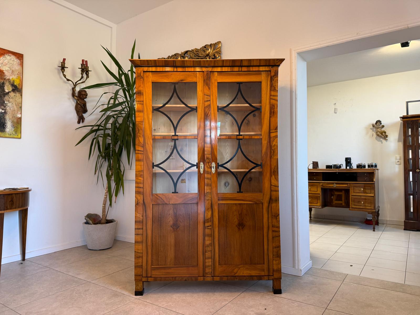 Restaurierte Biedermeier Vitrine Bücherschrank Glasschrank Antiquität G2160